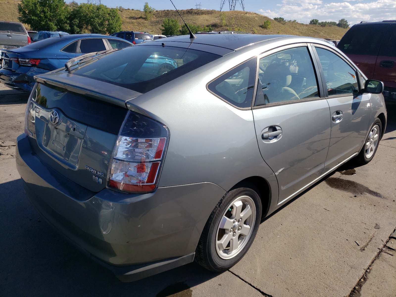 Photo 4 from auction – 2005 TOYOTA PRIUS with VIN JTDKB20UX53115342