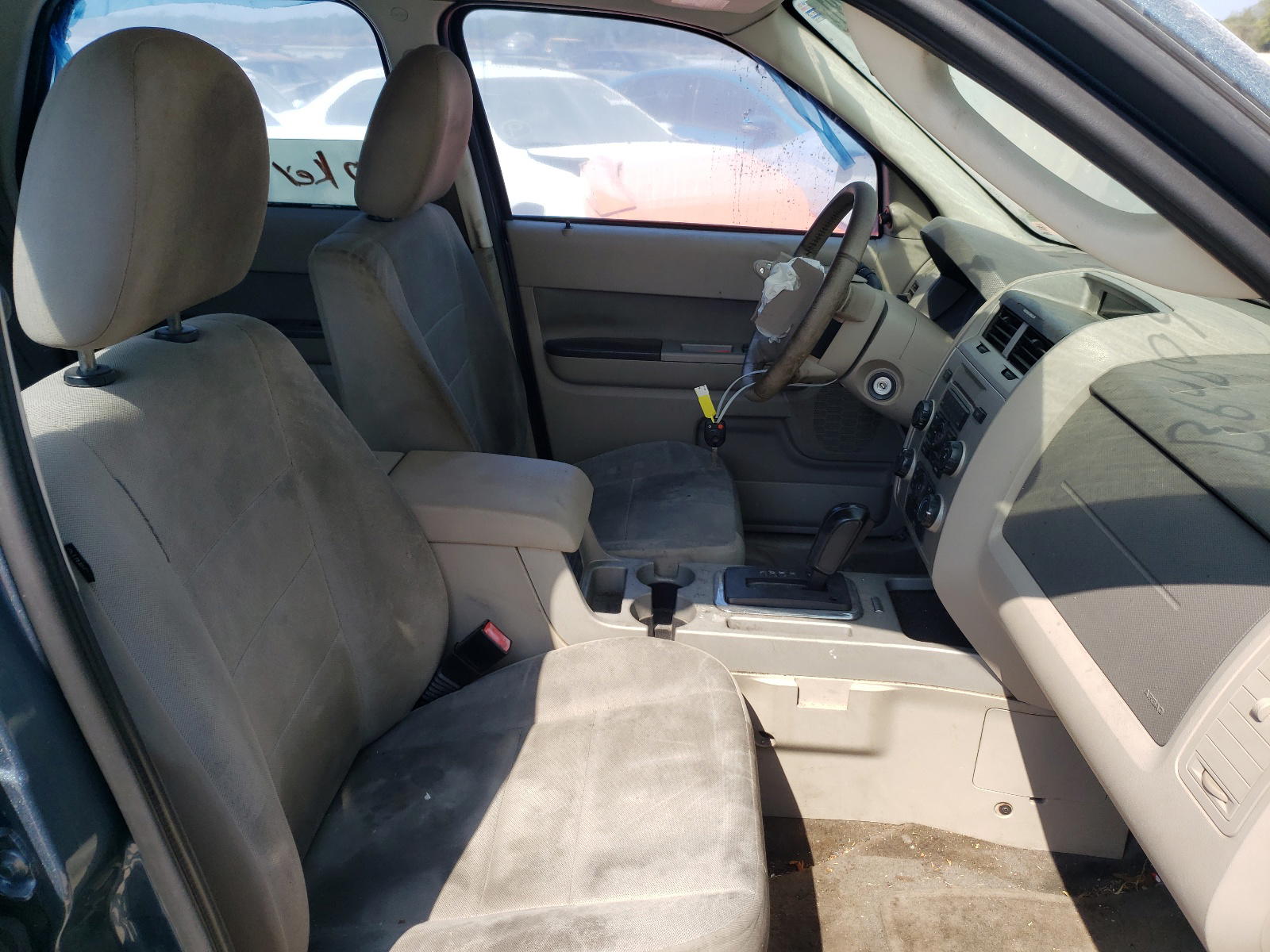 Photo 5 from auction – 2010 FORD ESCAPE XLT with VIN 1FMCU9DG6AKB64609