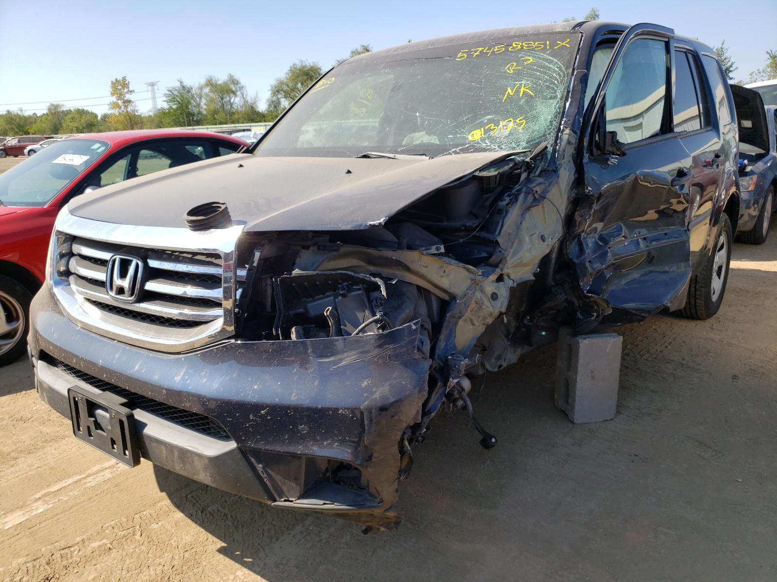 Photo 2 from auction – 2012 HONDA PILOT LX with VIN 5FNYF3H28CB013125