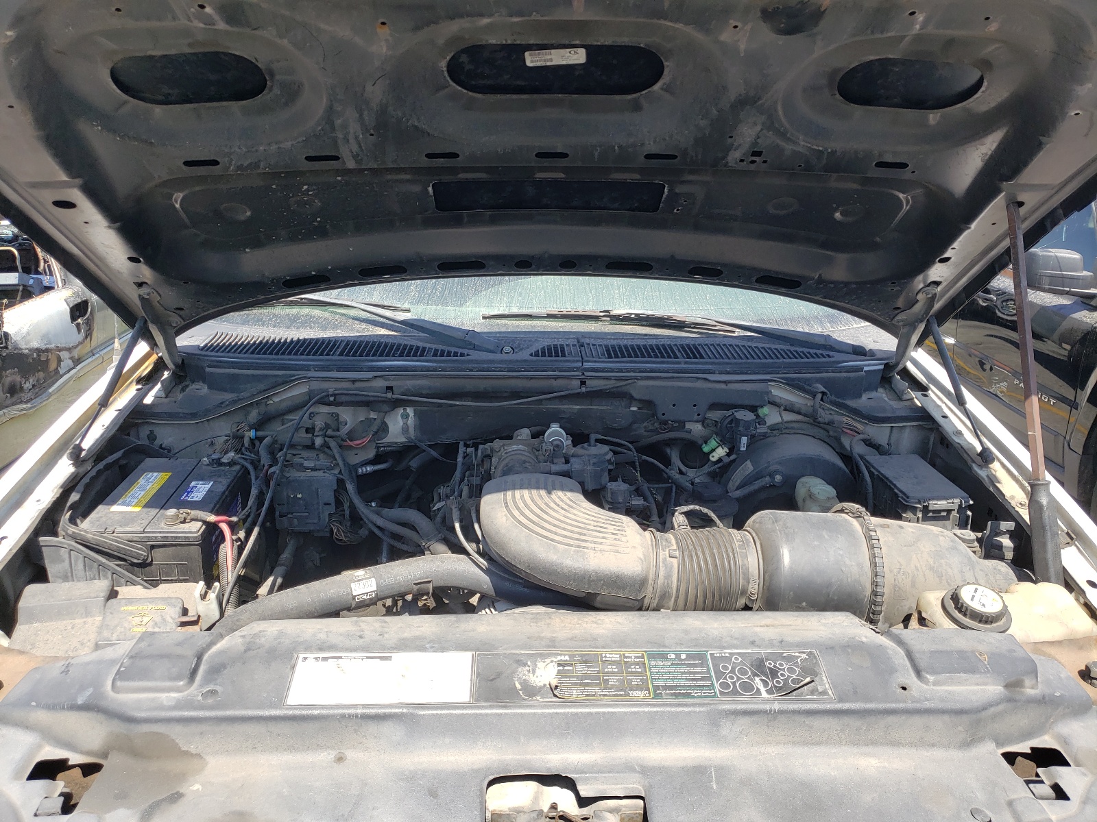 صورة رقم 7 من المزاد - 2002 FORD F150 مع VIN 1FTRX17W72KC52435