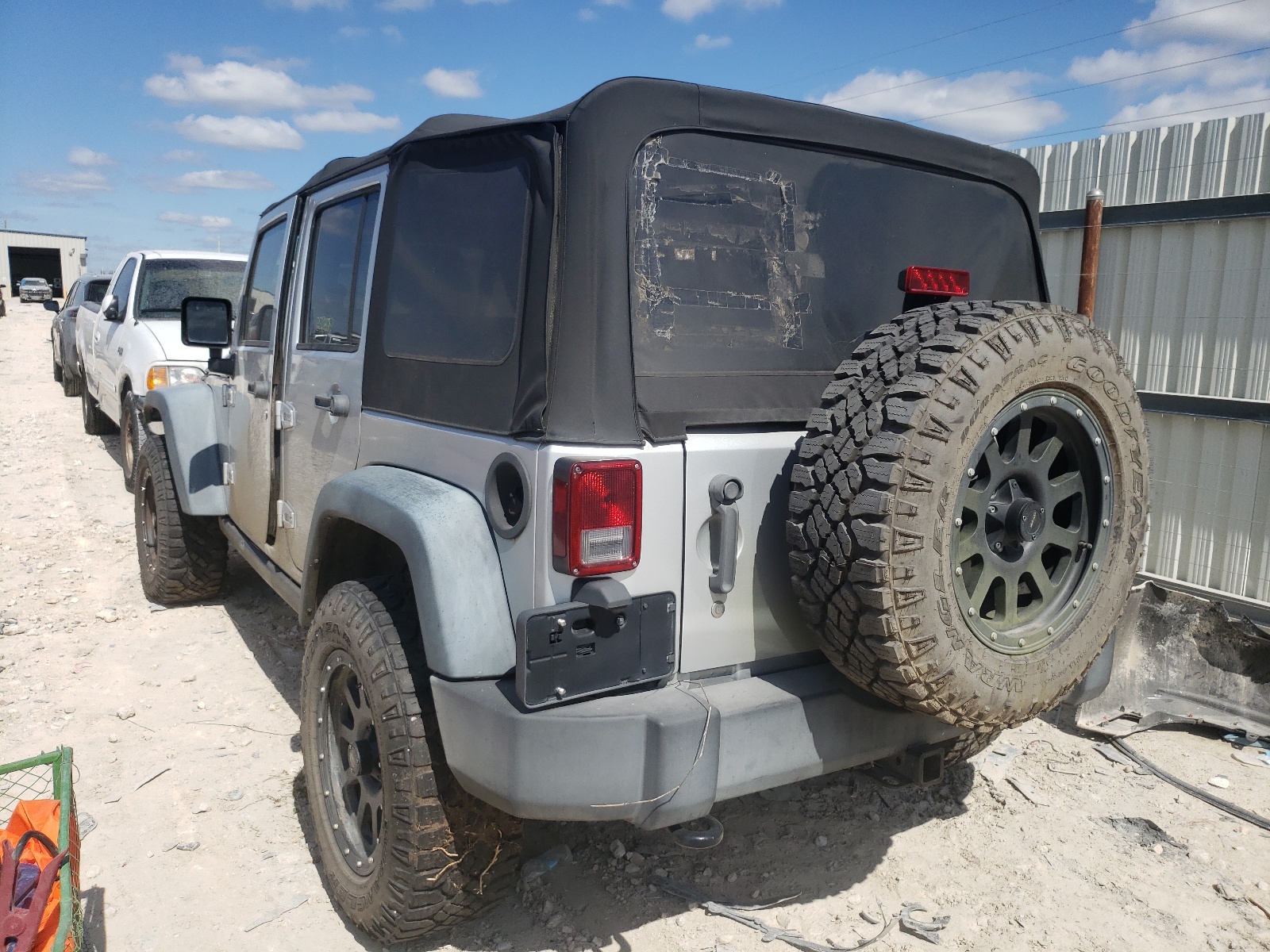 Photo 3 from auction – 2012 JEEP WRANGLER U with VIN 1C4HJWFG3CL248723