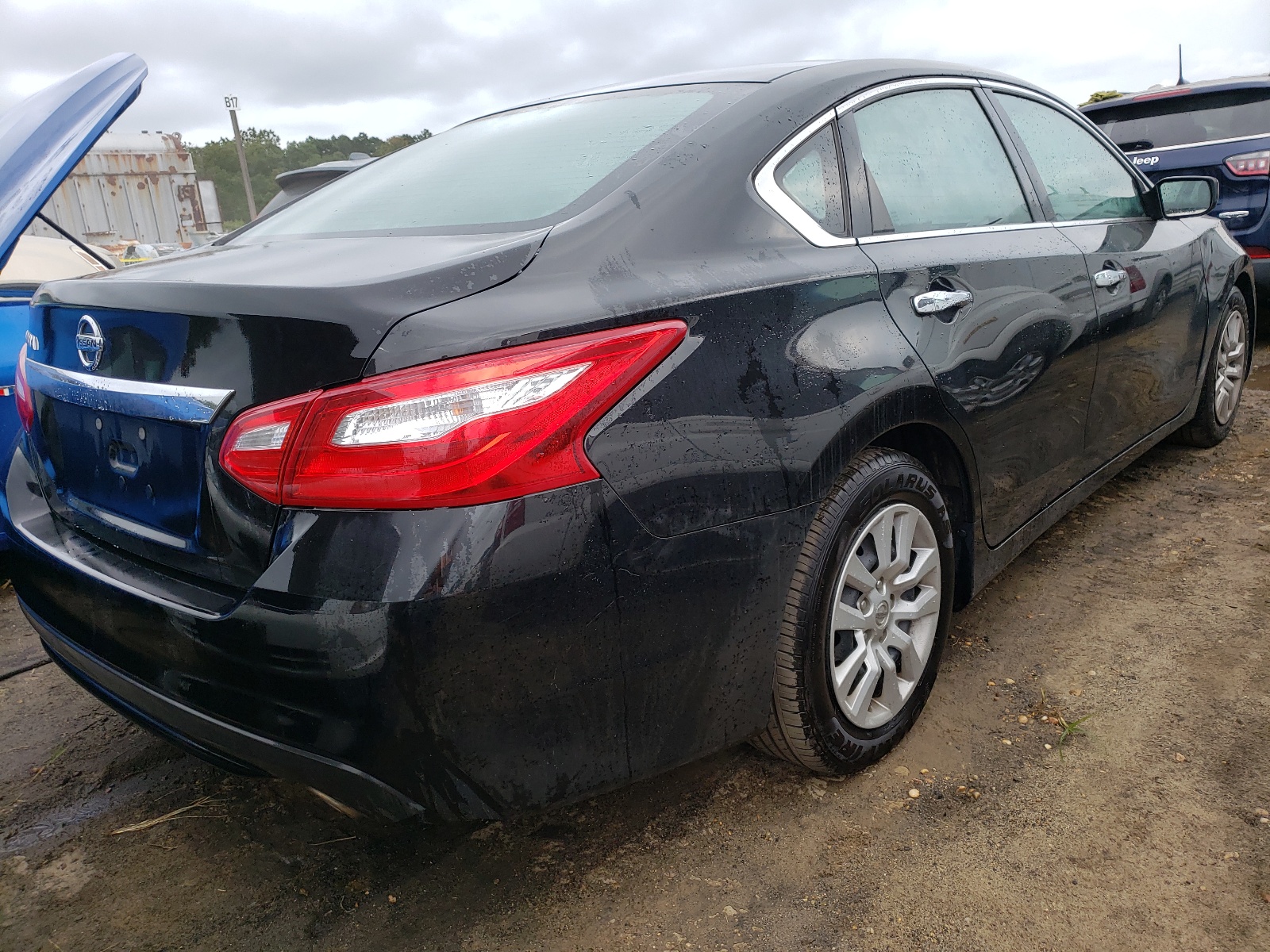 Photo 4 from auction – 2017 NISSAN ALTIMA 2.5 with VIN 1N4AL3AP7HC235519