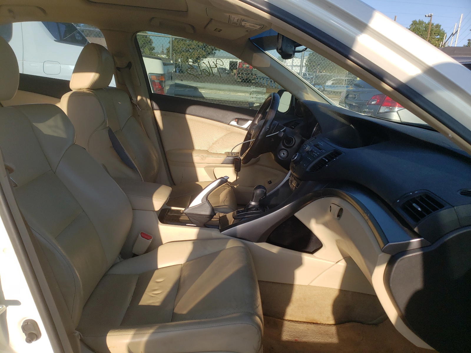 Photo 5 from auction – 2011 ACURA TSX with VIN JH4CU2F67BC009920
