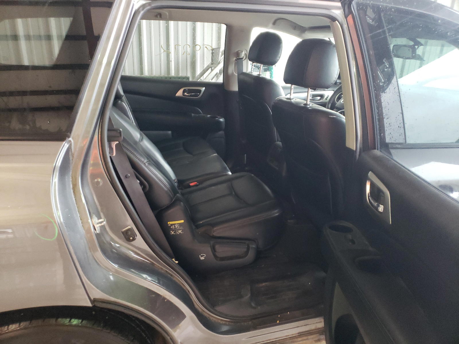 Photo 6 from auction – 2017 NISSAN PATHFINDER with VIN 5N1DR2MN9HC657930