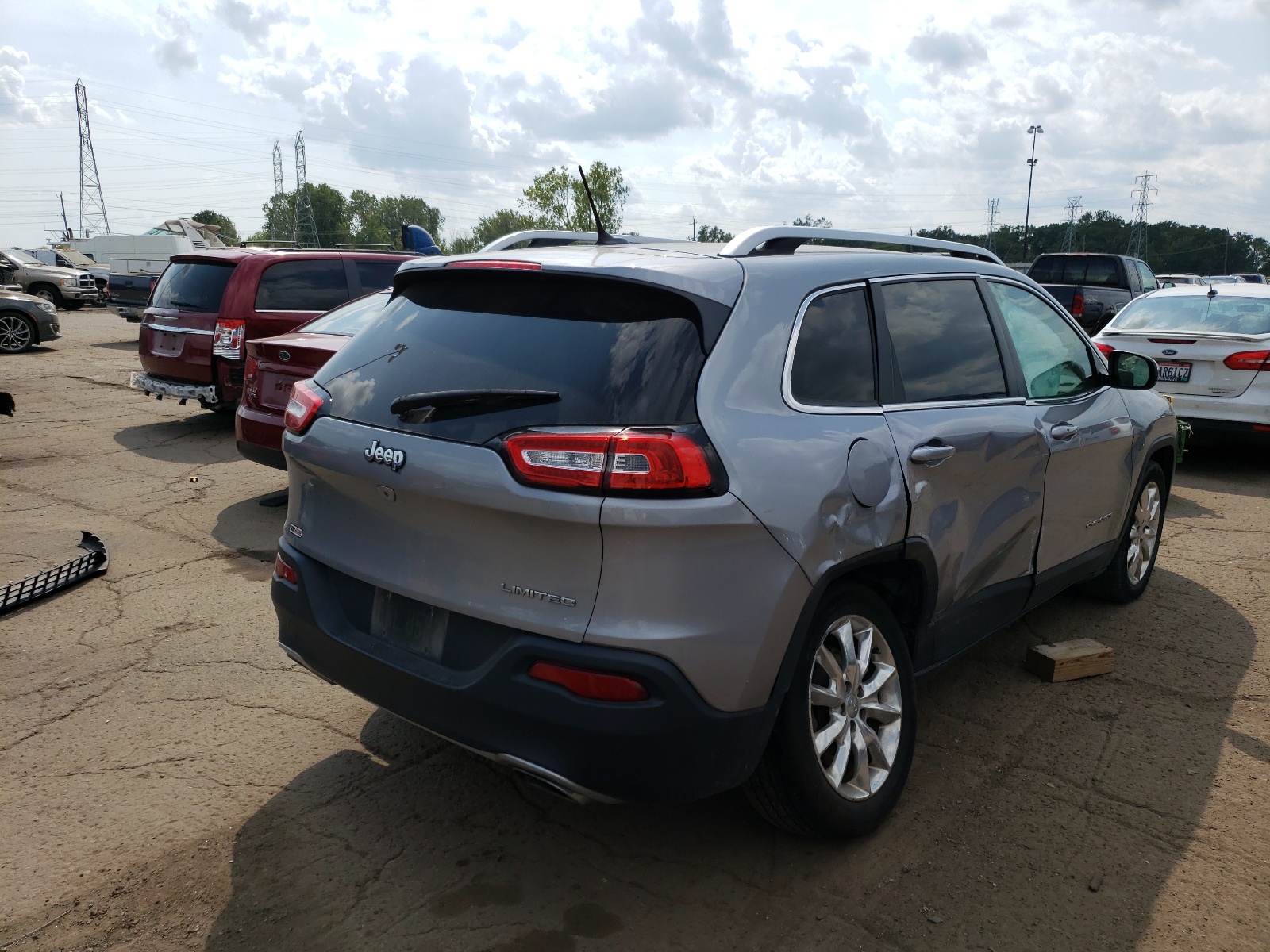 Photo 4 from auction – 2015 JEEP CHEROKEE L with VIN 1C4PJLDS4FW738012