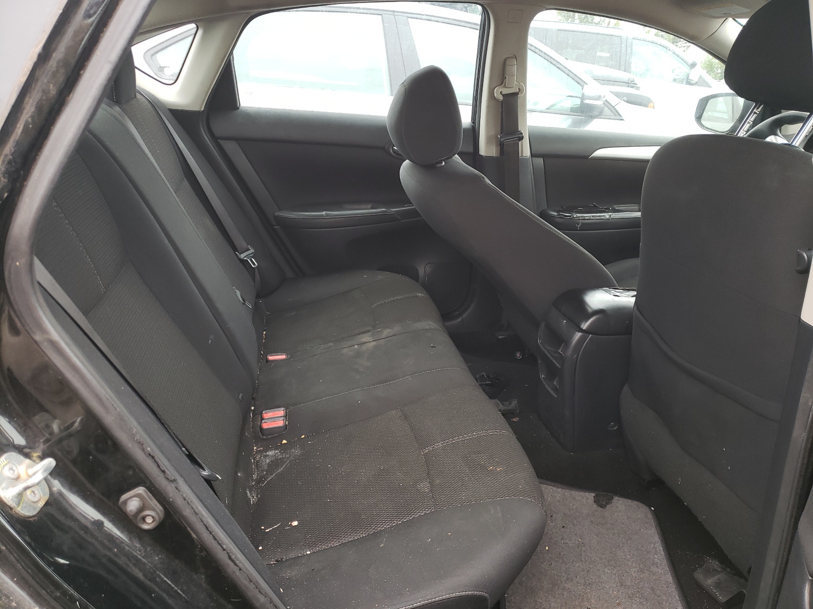 Photo 6 from auction – 2017 NISSAN SENTRA S with VIN 3N1AB7AP3HY374609