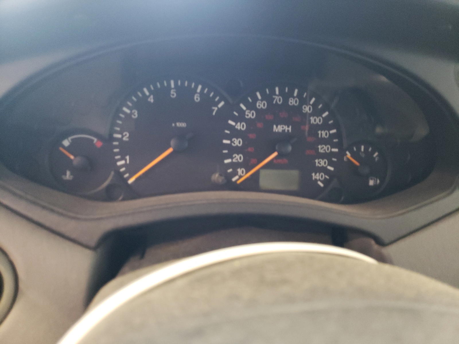 Photo 8 from auction – 2002 FORD FOCUS with VIN 1FAFP38312W199054