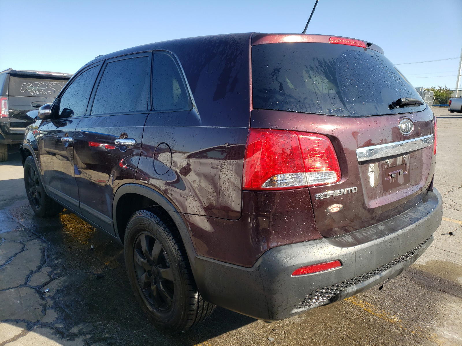 Photo 3 from auction – 2012 KIA SORENTO with VIN 5XYKT4A18CG235050