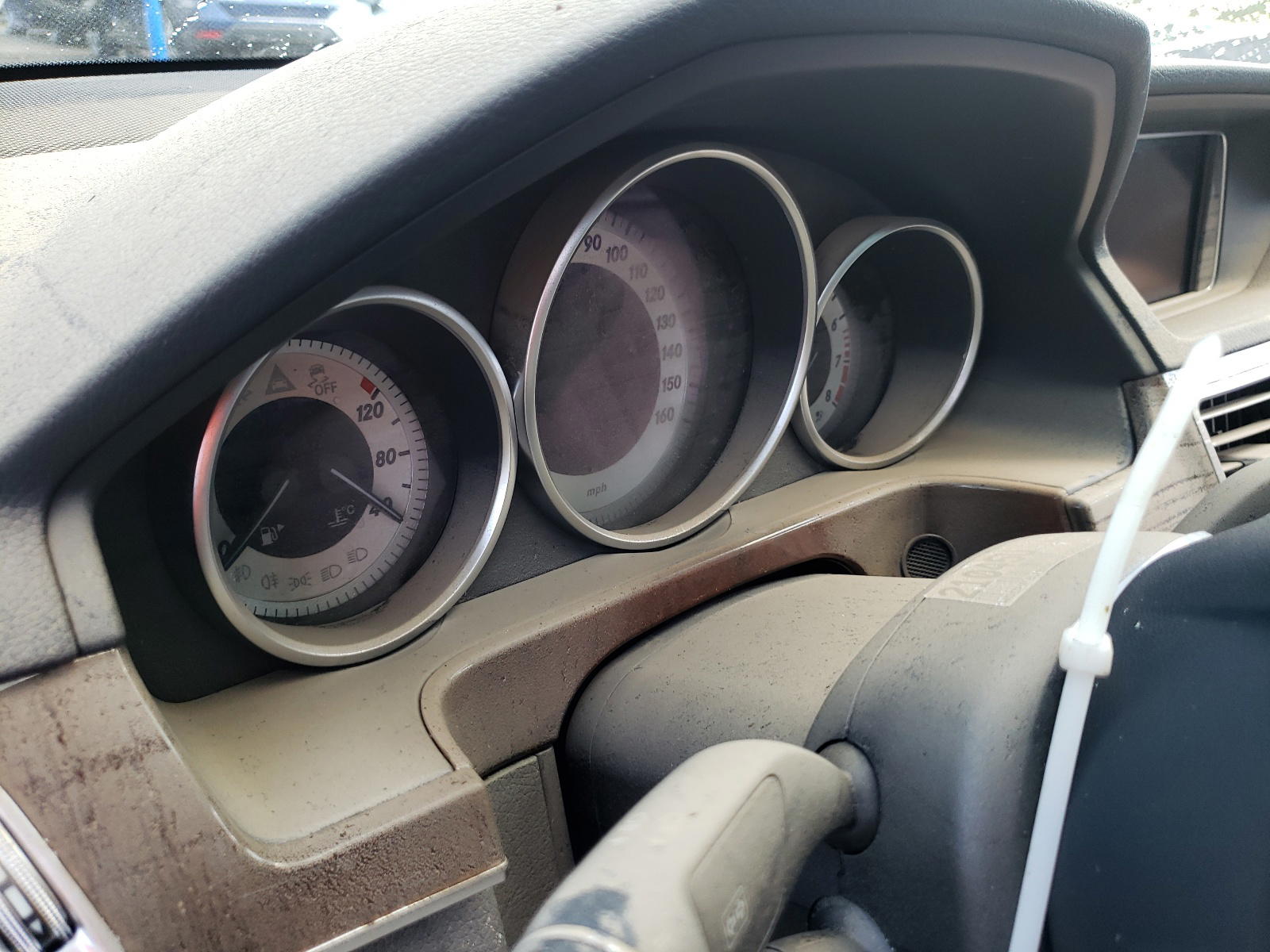 Photo 8 from auction – 2014 MERCEDES-BENZ E 350 4MAT with VIN WDDHF8JB5EA972734