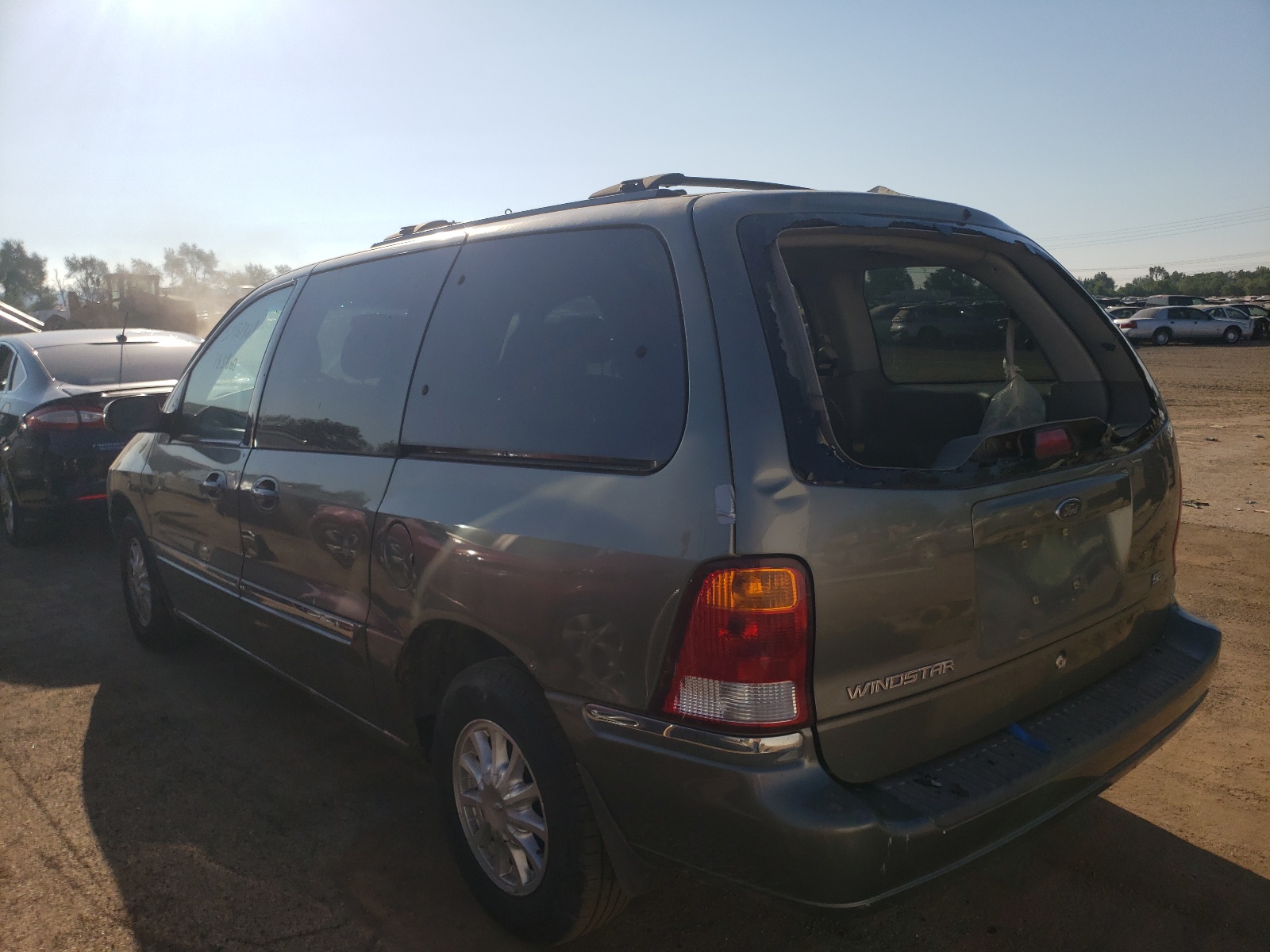 Zdjęcie 3 z aukcji – 2000 FORD WINDSTAR S z VIN 2FMZA5240YBA01821