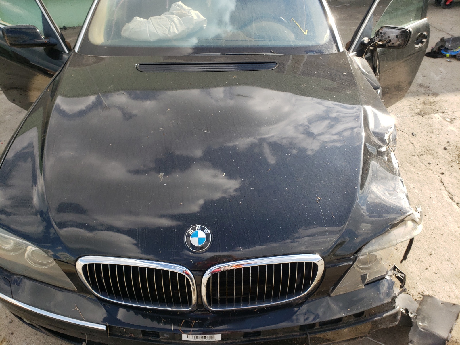 Photo 7 from auction – 2007 BMW 750 with VIN WBAHN83557DT77109