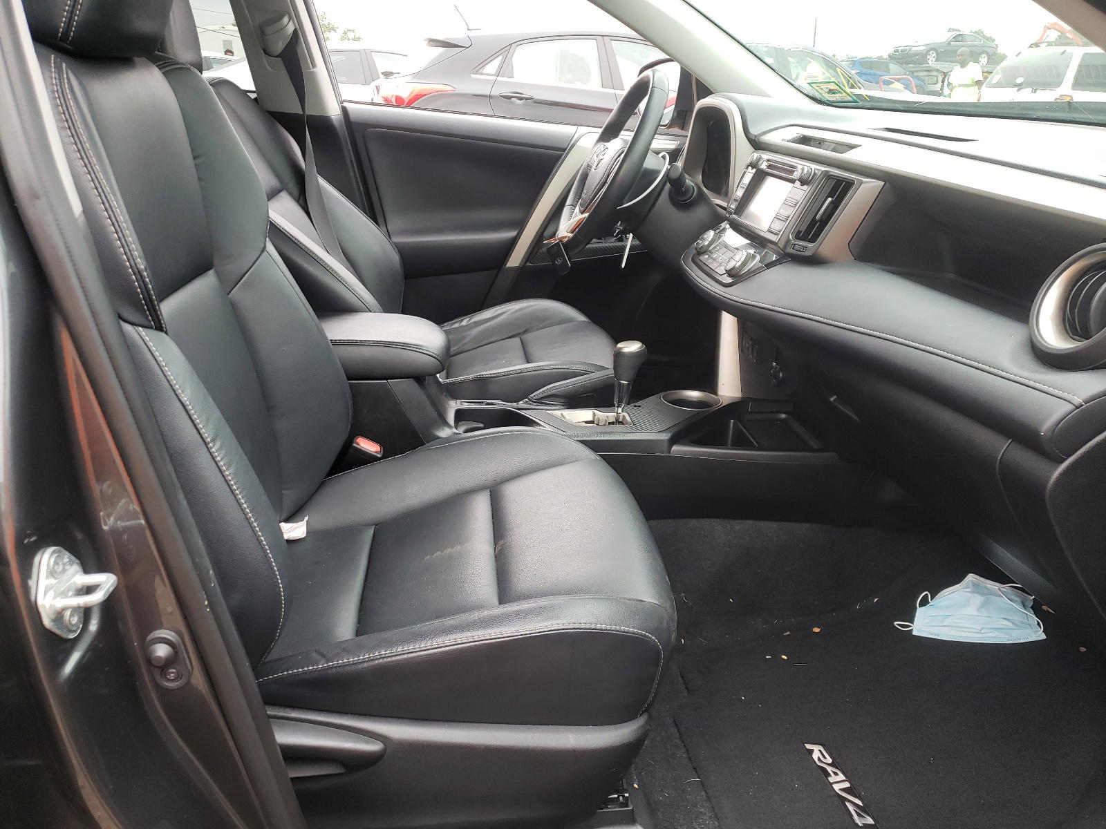 Photo 5 from auction – 2014 TOYOTA RAV4 LIMIT with VIN 2T3DFREV0EW176493