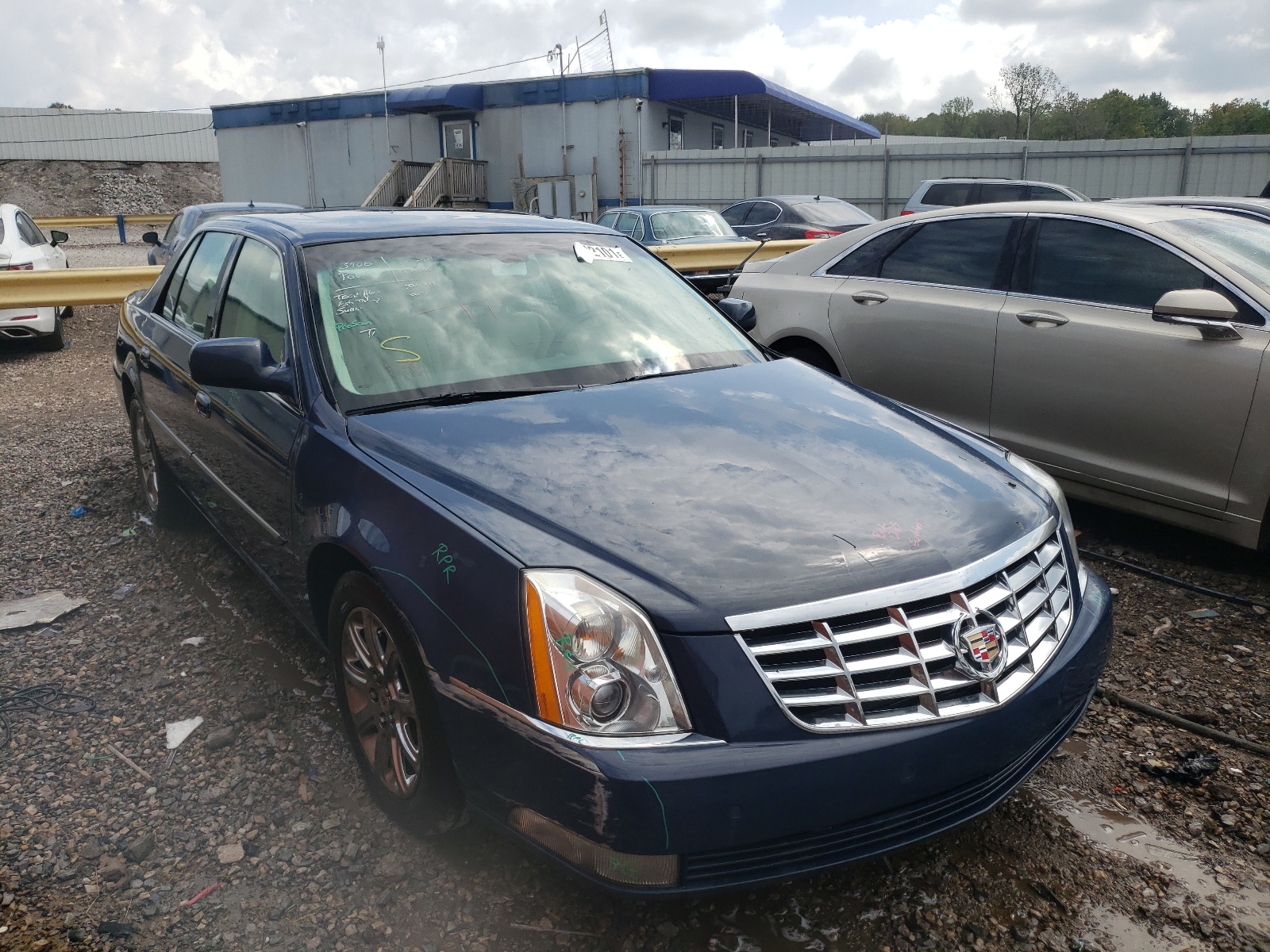 Photo 1 from auction – 2008 CADILLAC DTS with VIN 1G6KD57Y58U210607