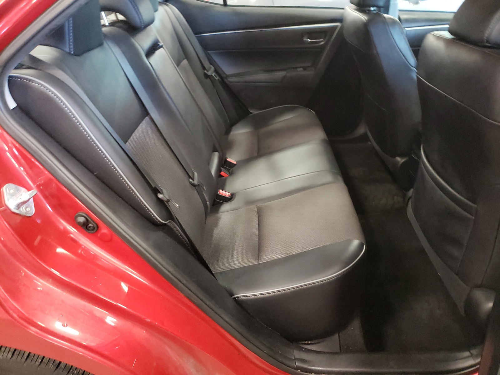 Photo 6 from auction – 2015 TOYOTA COROLLA L with VIN 2T1BURHE3FC404491