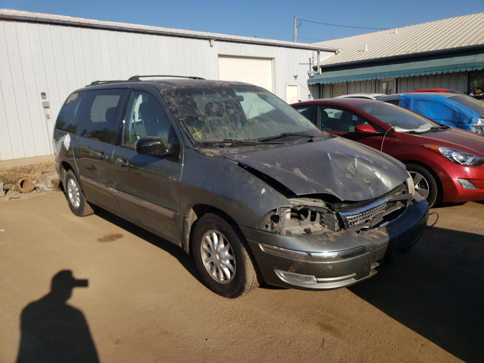 FORD WINDSTAR S 2000 with VIN 2FMZA5240YBA01821 - Photo from auction