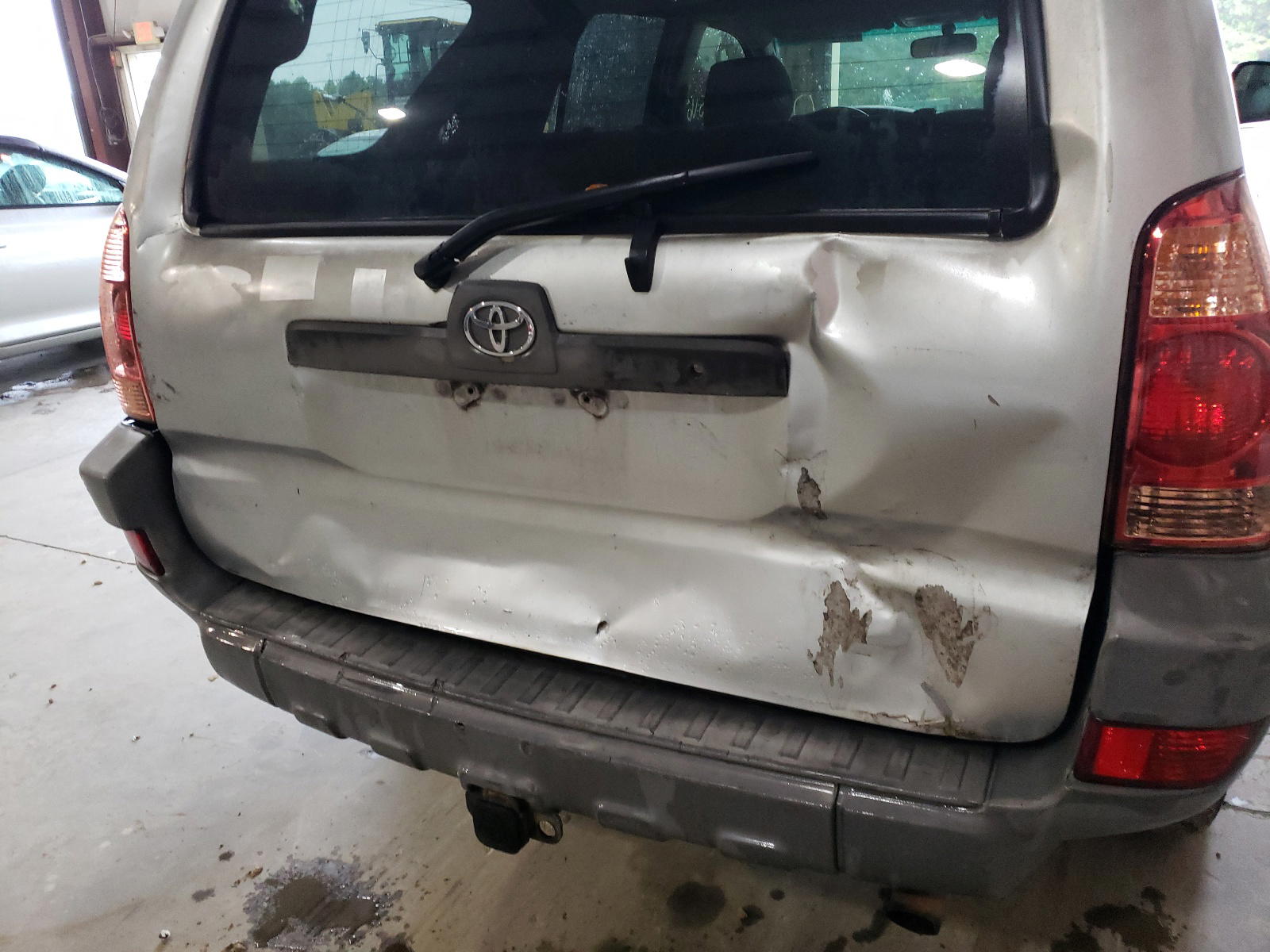 Photo 9 from auction – 2003 TOYOTA 4RUNNER SR with VIN JTEZU14R530001557
