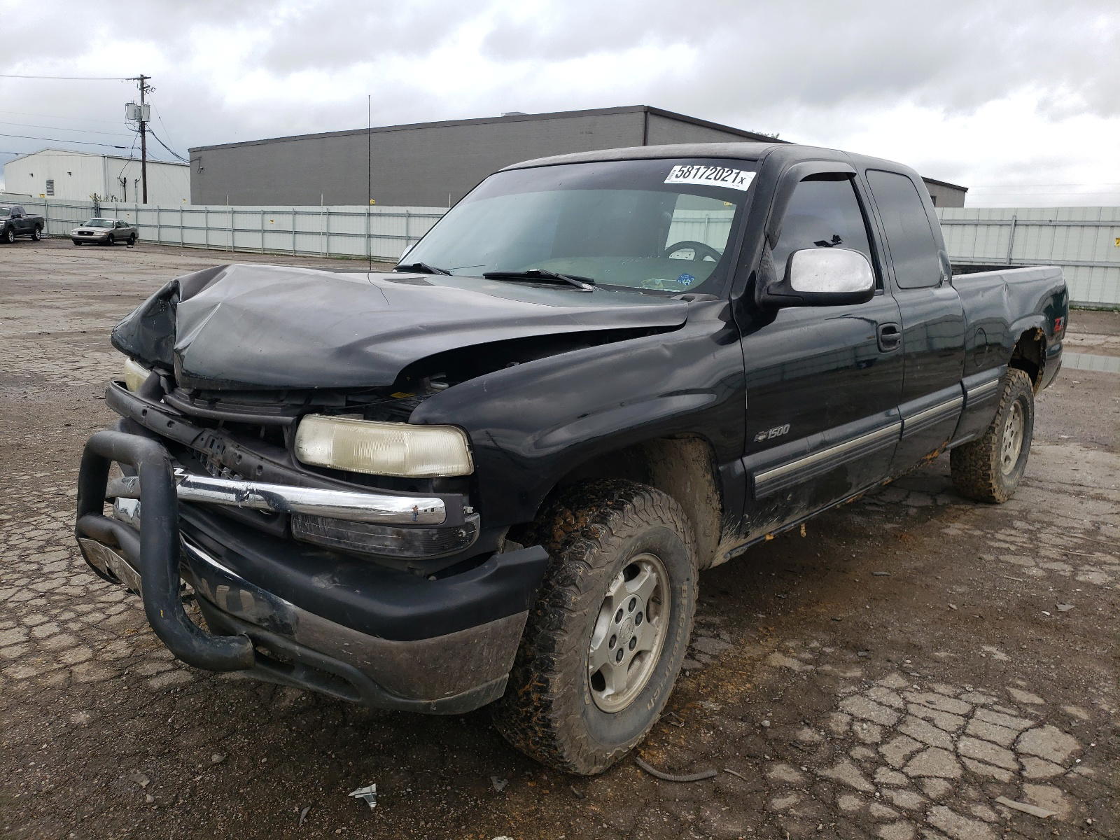 Photo 2 from auction – 2000 CHEVROLET SILVERADO with VIN 1GCEK19T7YE145280