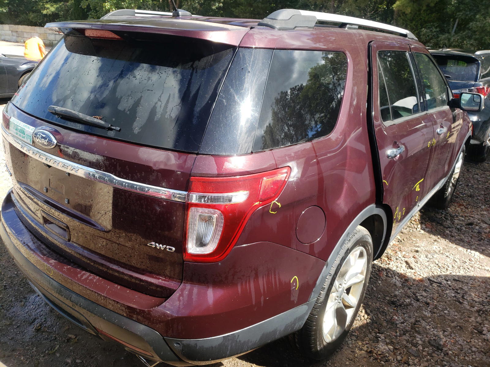 Photo 4 from auction – 2011 FORD EXPLORER L with VIN 1FMHK8F81BGA58925