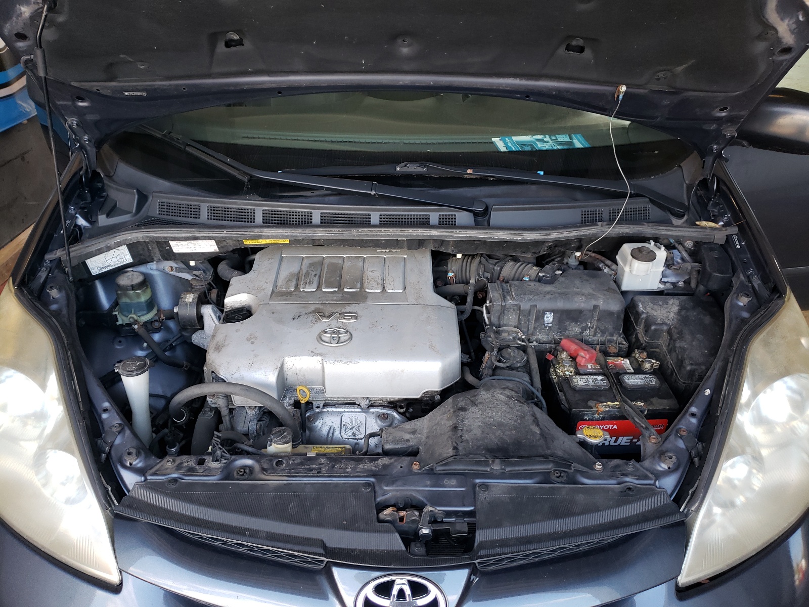 Photo 7 from auction – 2010 TOYOTA SIENNA CE with VIN 5TDKK4CC9AS335790