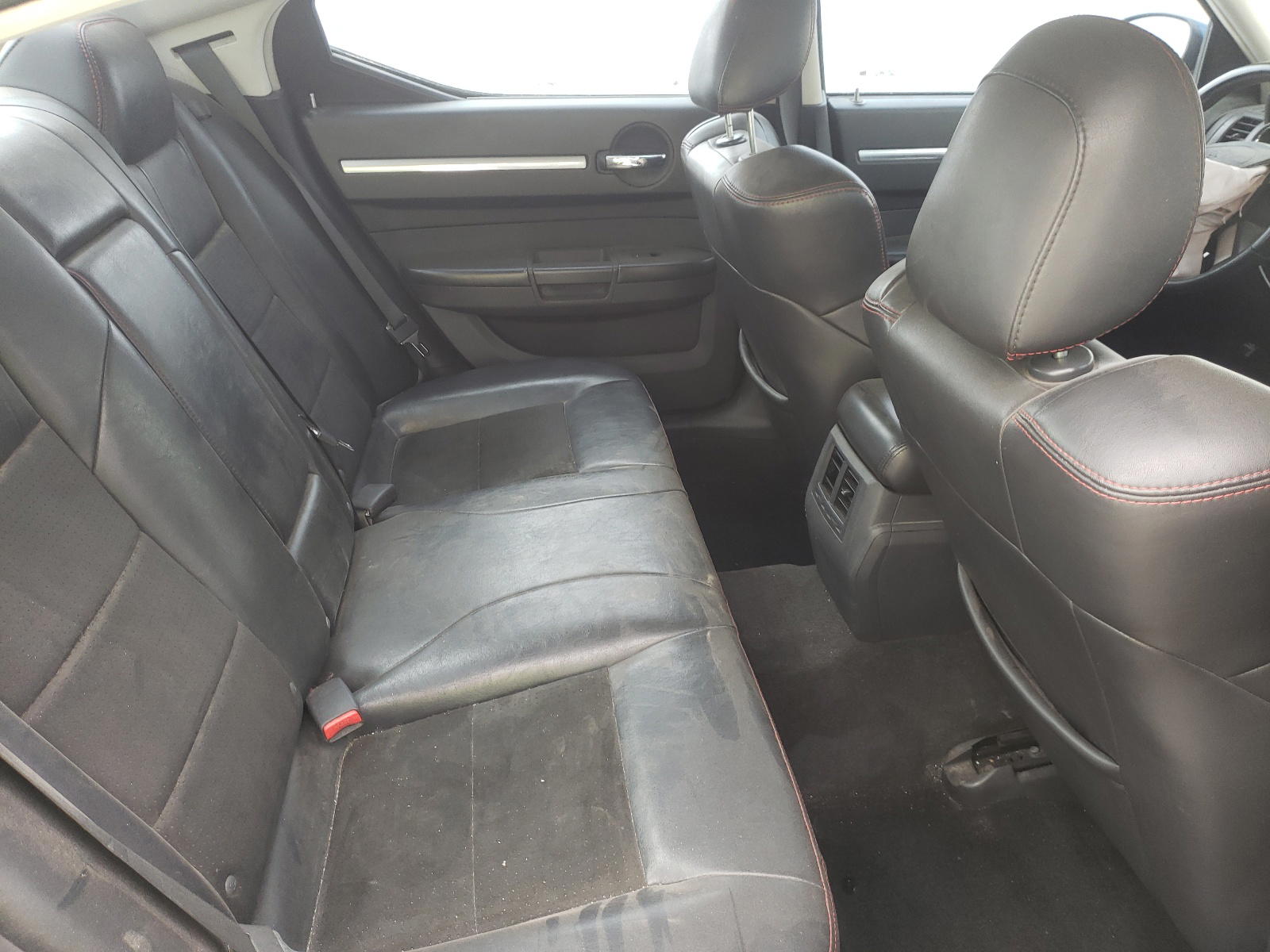 Photo 6 from auction – 2010 DODGE CHARGER R/ with VIN 2B3CA5CT3AH125358