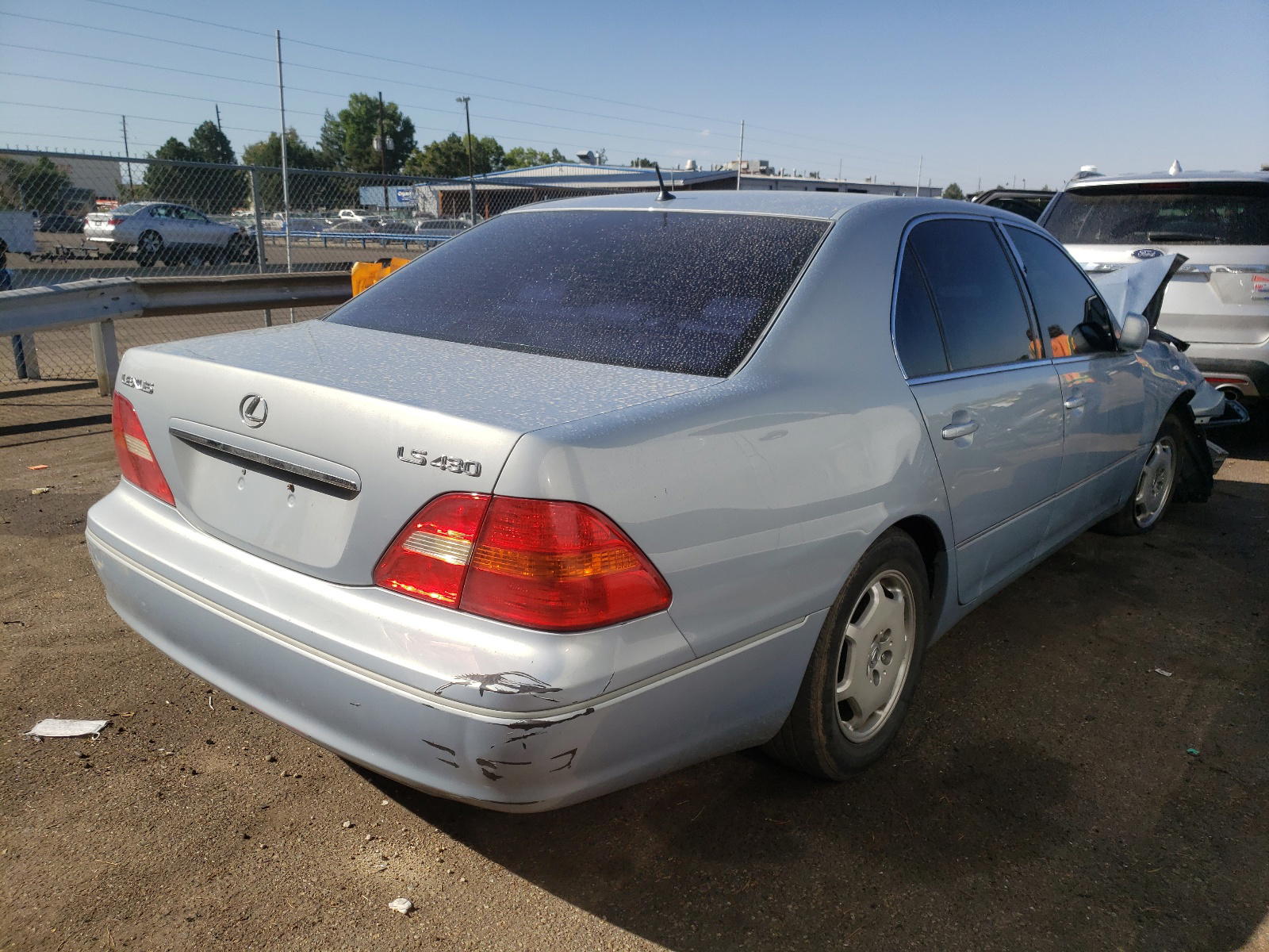 Photo 4 from auction – 2002 LEXUS LS 430 with VIN JTHBN30F420064026