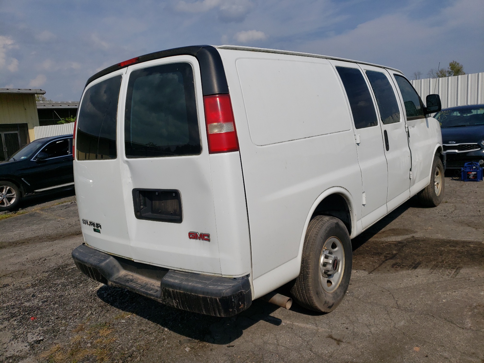 Photo 4 from auction – 2011 GMC SAVANA G25 with VIN 1GTW7FCA6B1148938