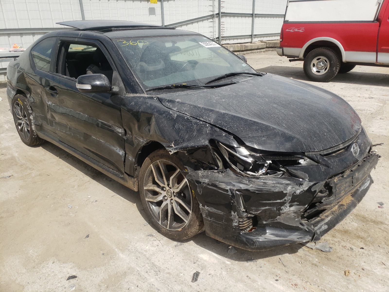 Photo 9 from auction – 2016 TOYOTA SCION TC with VIN JTKJF5C78GJ021507