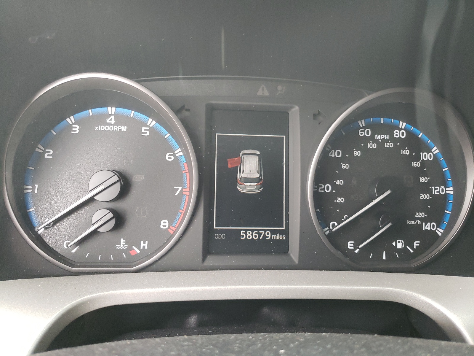Photo 8 from auction – 2018 TOYOTA RAV4 ADVEN with VIN 2T3WFREV2JW414007
