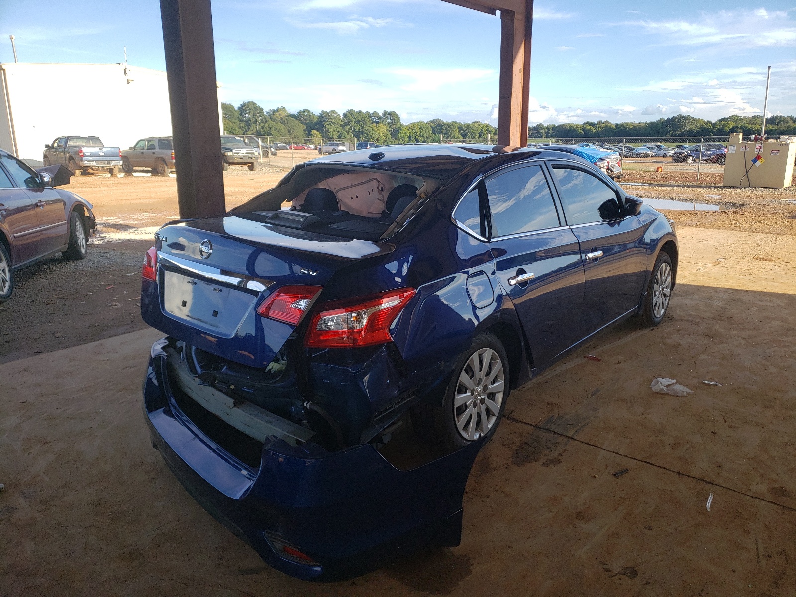 Photo 4 from auction – 2017 NISSAN SENTRA S with VIN 3N1AB7AP1HY374849