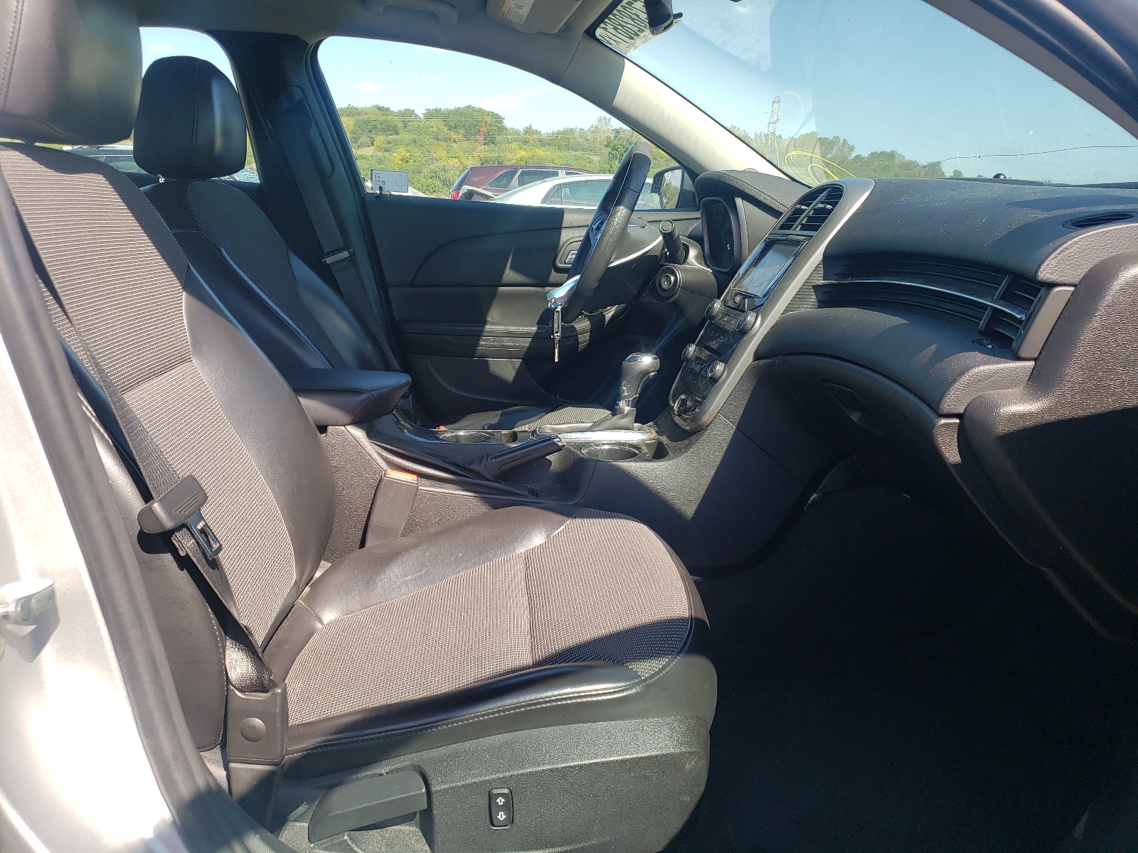 Photo 5 from auction – 2014 CHEVROLET MALIBU 1LT with VIN 1G11C5SL6EF196006