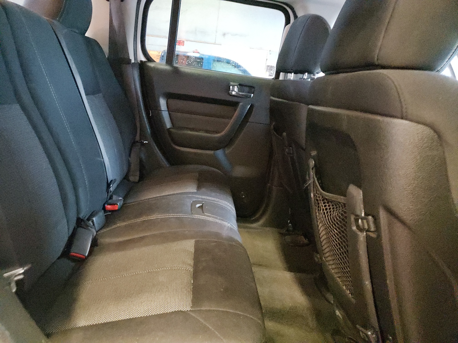 Photo 6 from auction – 2007 HUMMER H3 with VIN 5GTDN13E878106507
