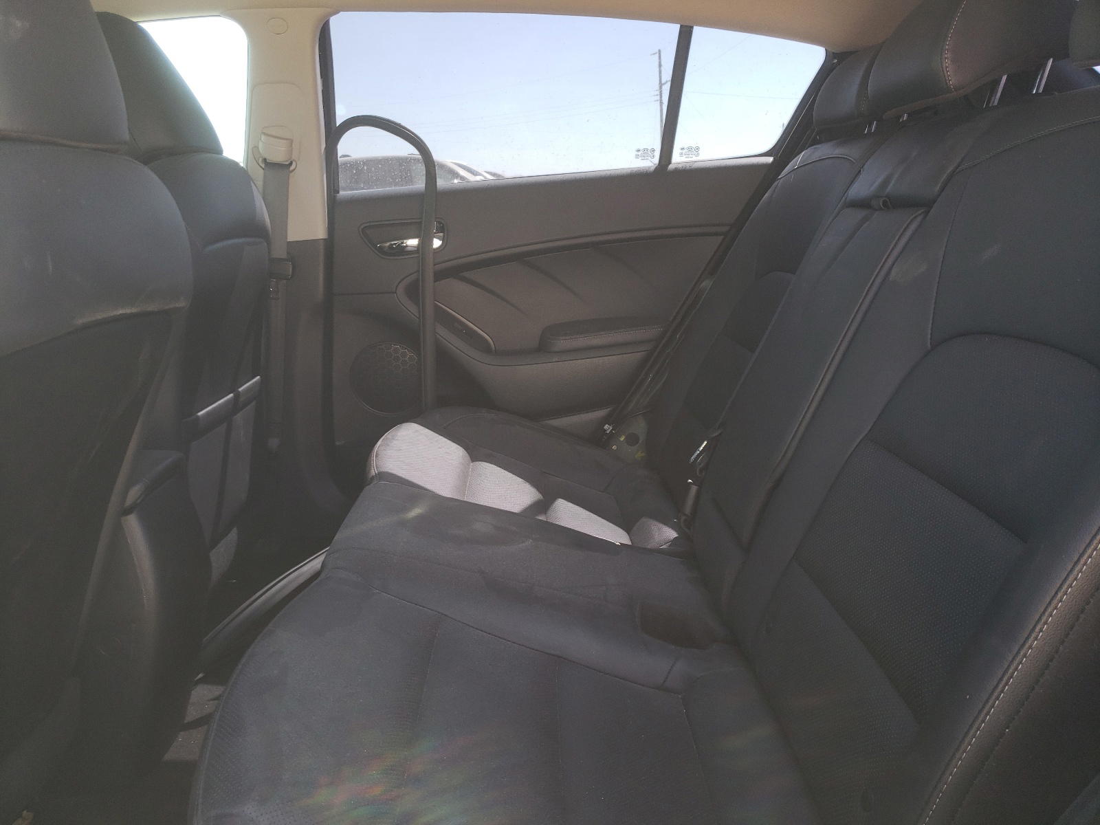 Photo 6 from auction – 2017 KIA FORTE EX with VIN KNAFX5A80H5687936