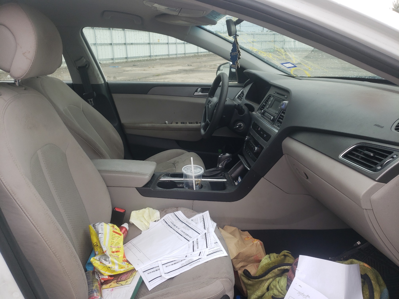 Photo 5 from auction – 2017 HYUNDAI SONATA SE with VIN 5NPE24AF2HH476016