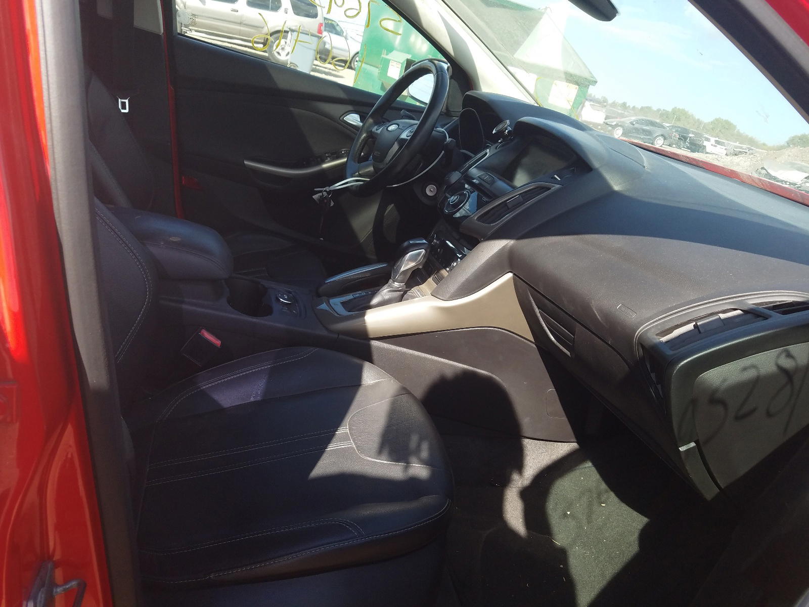 Photo 5 from auction – 2012 FORD FOCUS SEL with VIN 1FAHP3H28CL233526