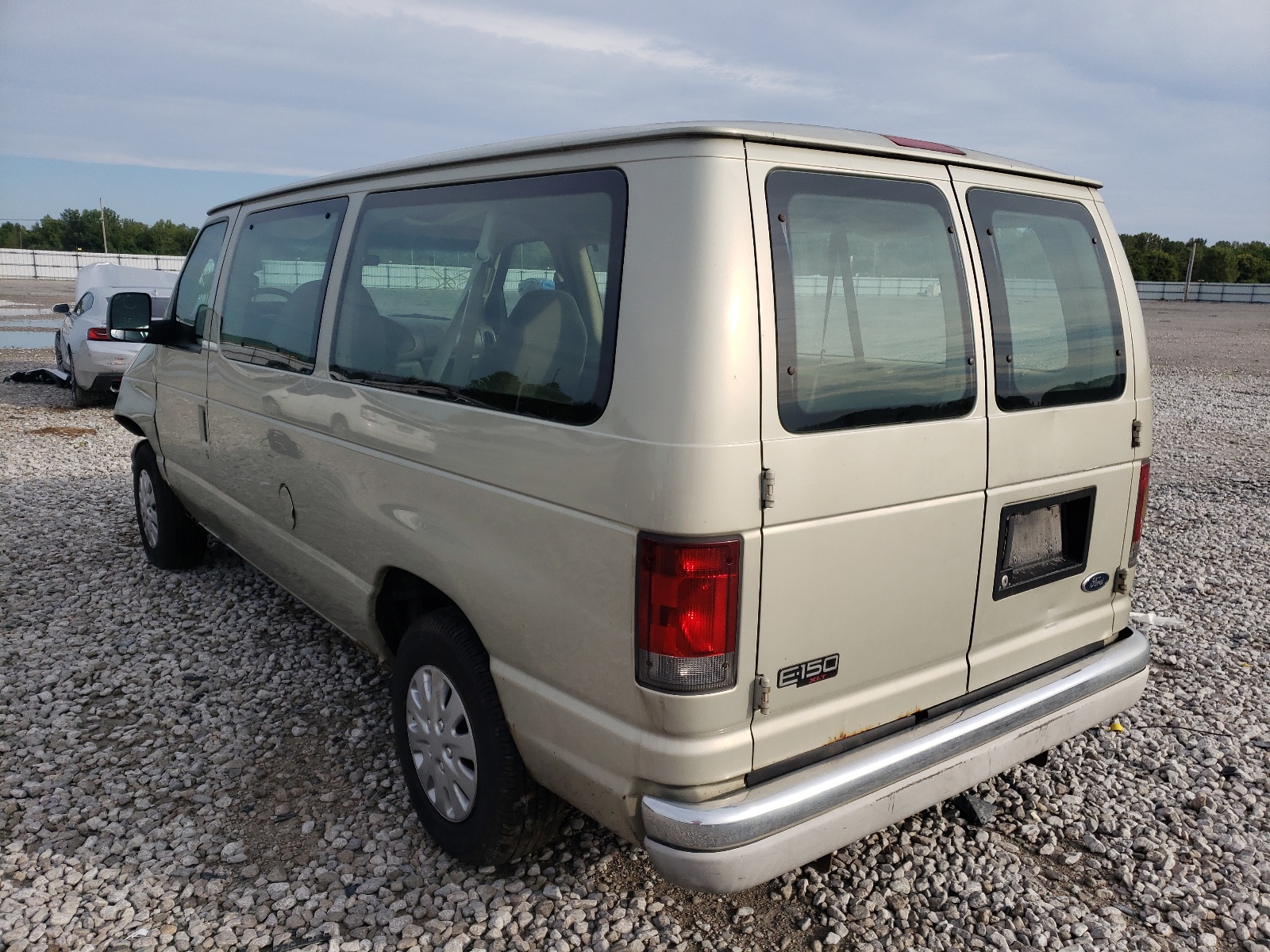 Photo 3 from auction – 2004 FORD ECONOLINE with VIN 1FMRE11L04HA38645