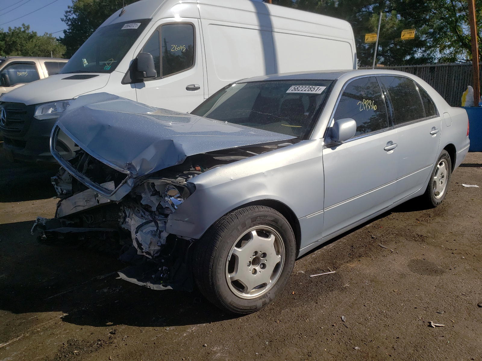 Photo 2 from auction – 2002 LEXUS LS 430 with VIN JTHBN30F420064026