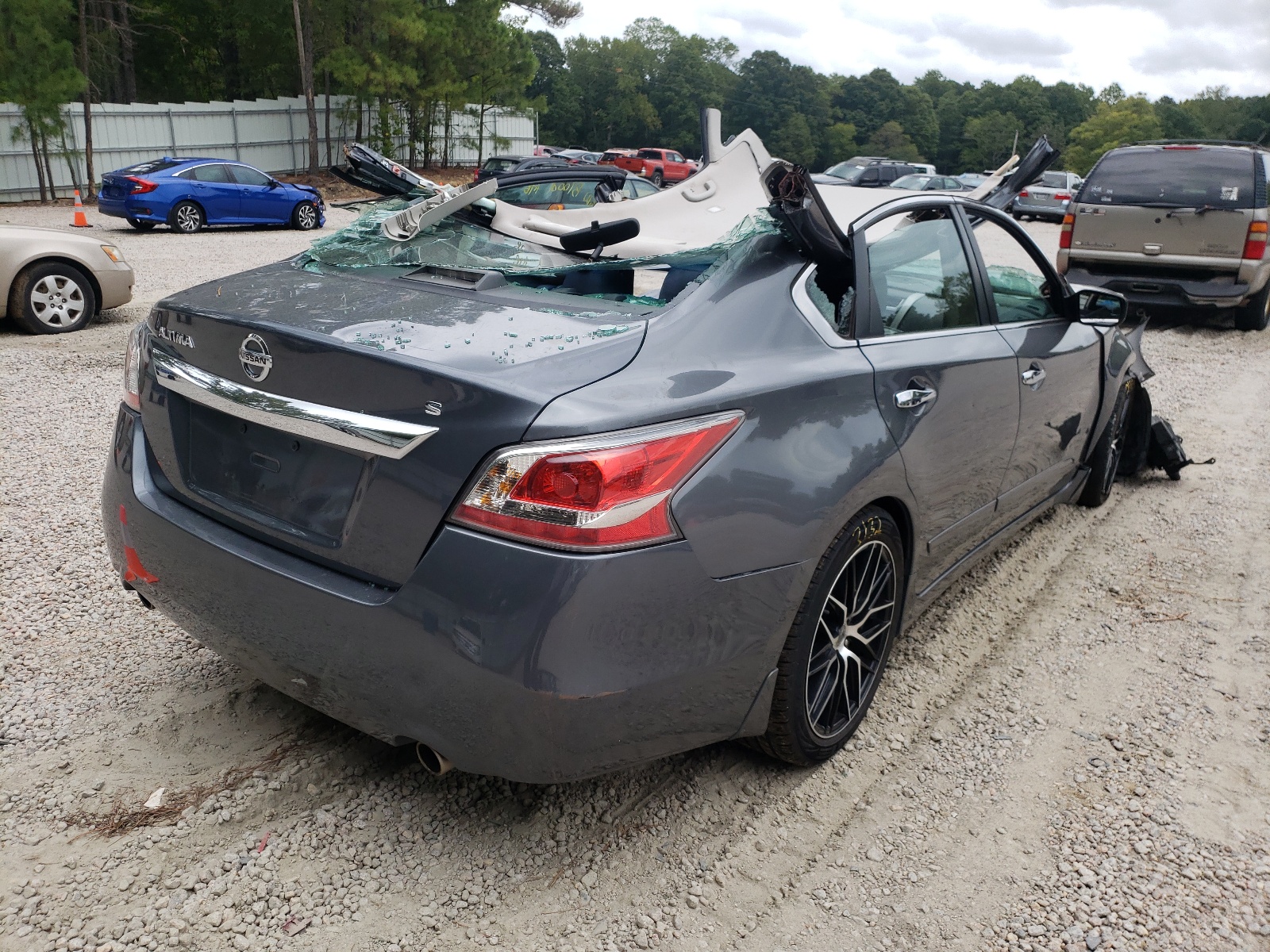 Photo 4 from auction – 2015 NISSAN ALTIMA 2.5 with VIN 1N4AL3AP3FN368473