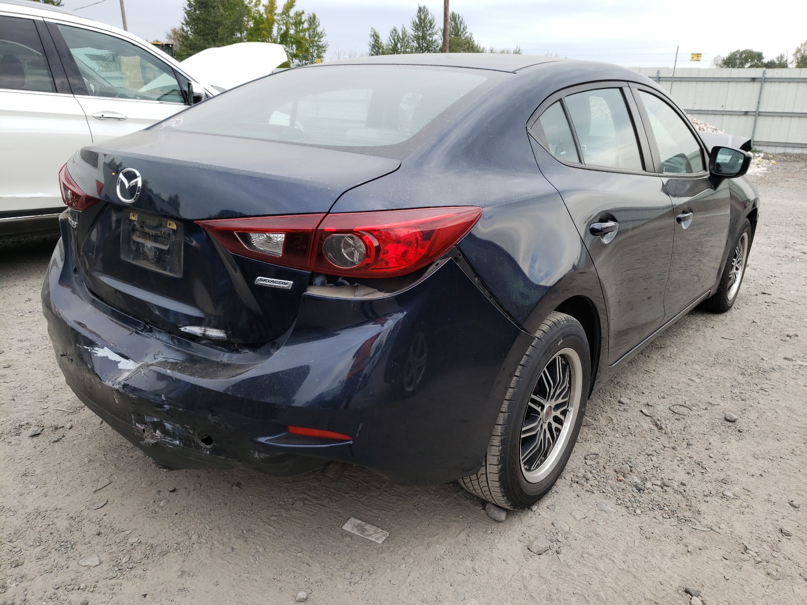 Photo 4 from auction – 2015 MAZDA 3 SPORT with VIN JM1BM1U78F1239633