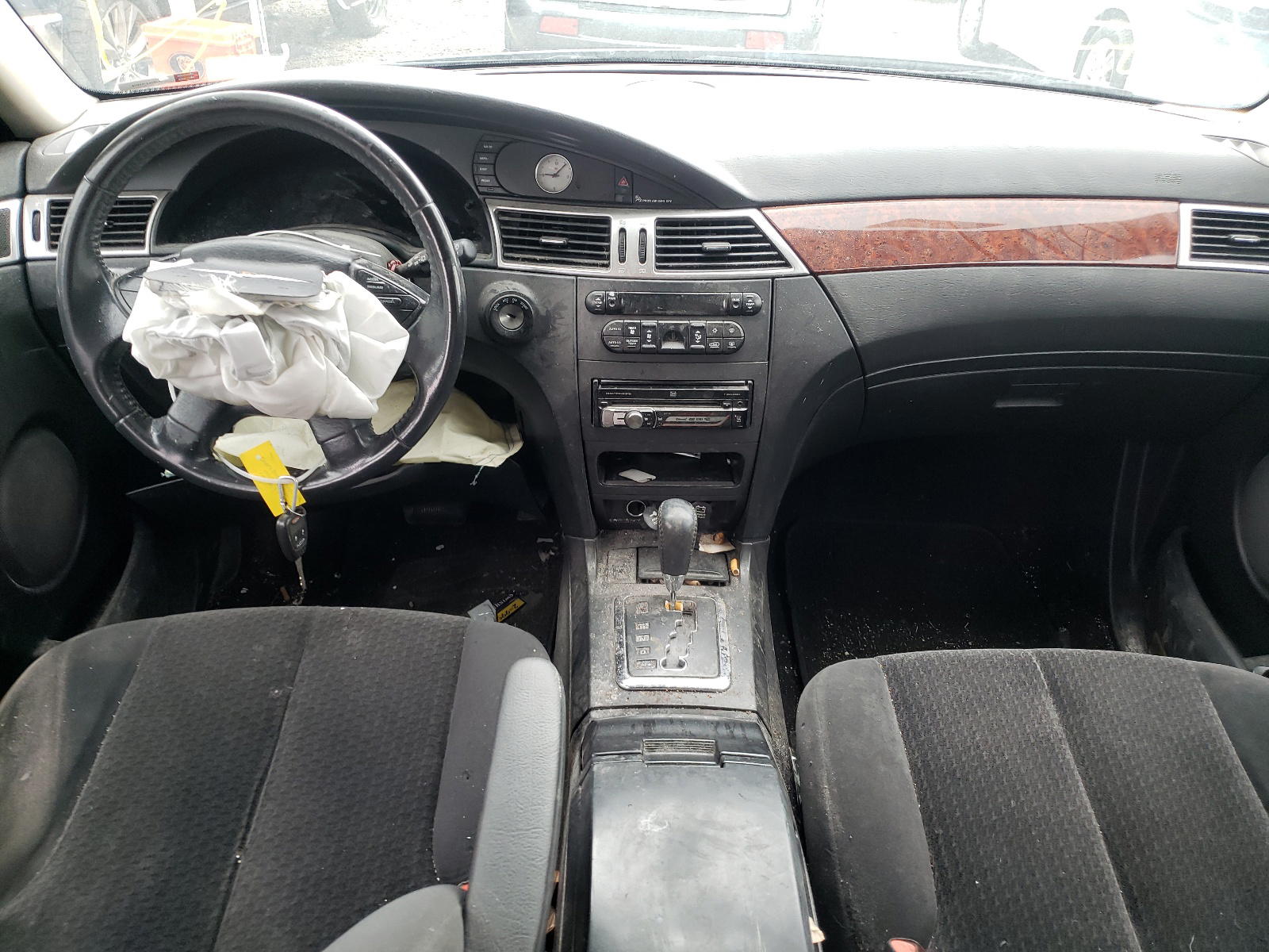 Photo 9 from auction – 2005 CHRYSLER PACIFICA with VIN 2C4GM68405R551930