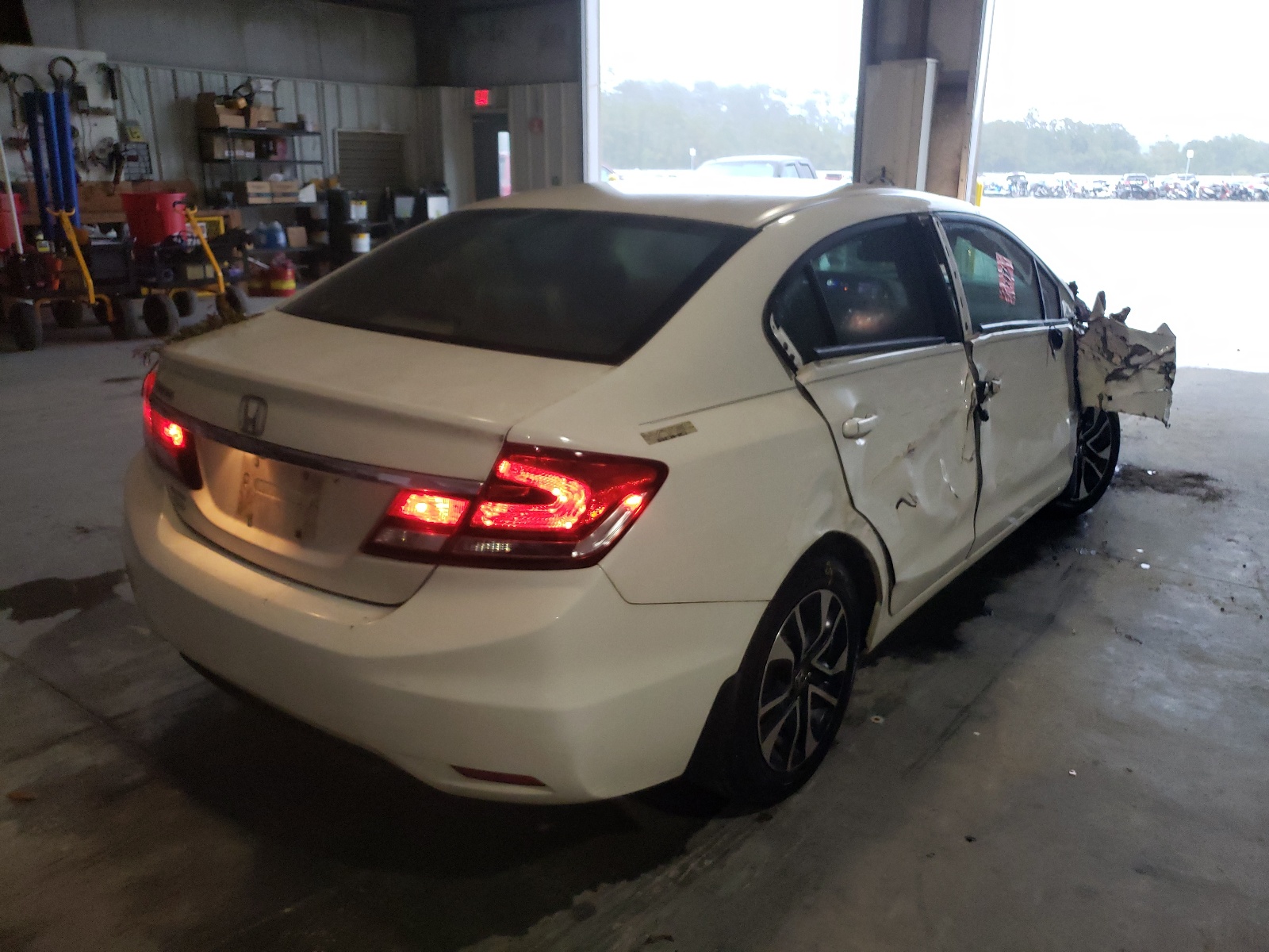 Photo 4 from auction – 2015 HONDA CIVIC EX with VIN 2HGFB2F82FH504228
