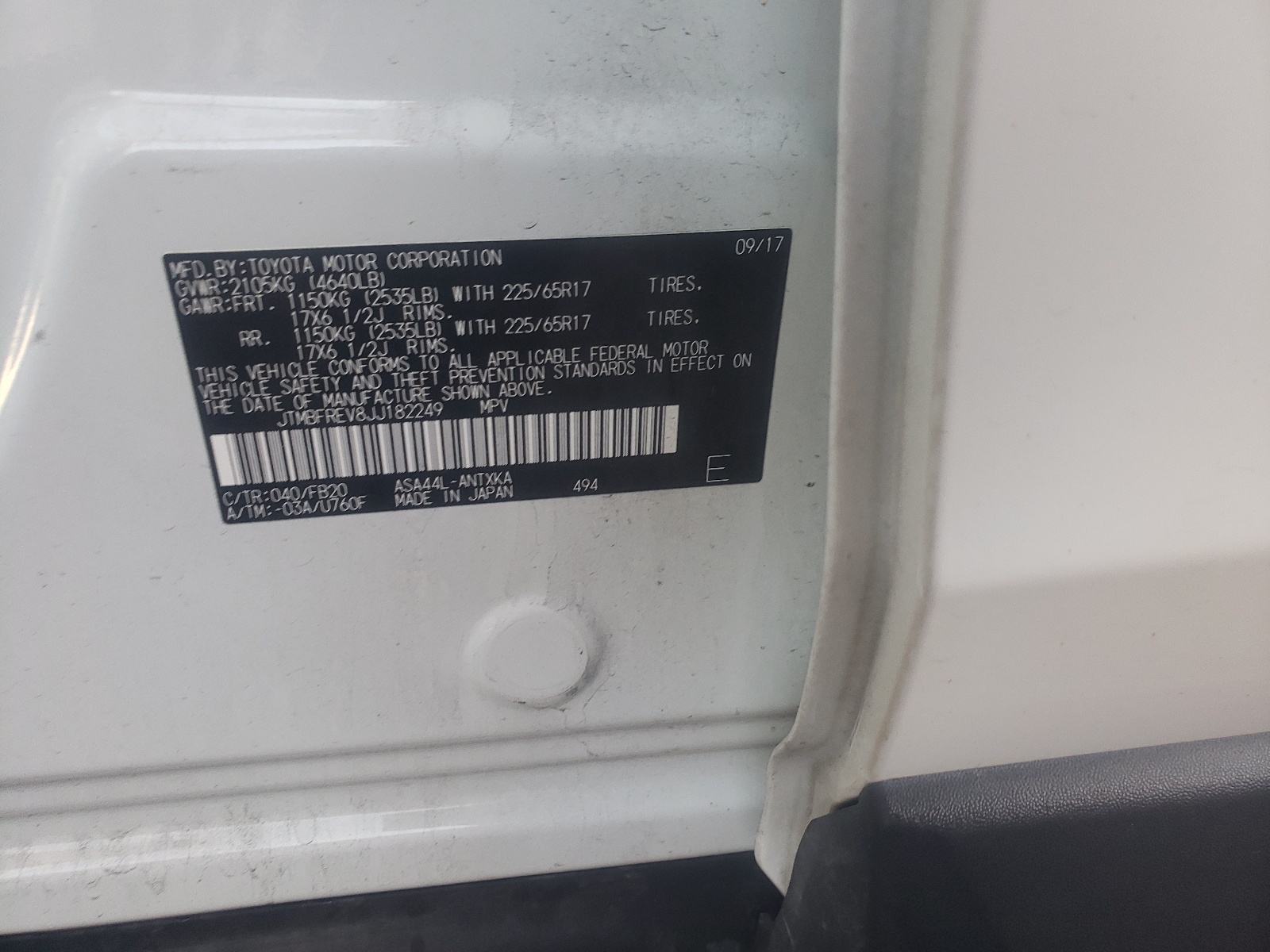 Photo 10 from auction – 2018 TOYOTA RAV4 LE with VIN JTMBFREV8JJ182249