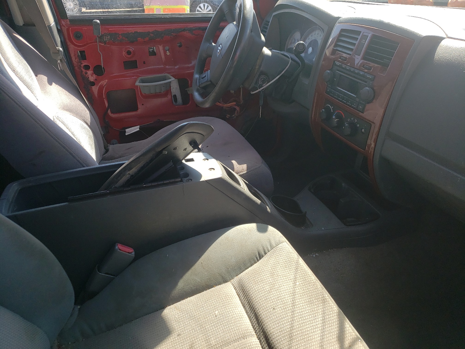 Photo 5 from auction – 2005 DODGE DAKOTA QUA with VIN 1D7HE48K65S288450