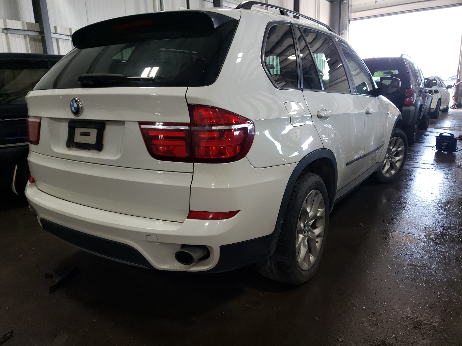 Zdjęcie 4 z aukcji – 2011 BMW X5 XDRIVE3 z VIN 5UXZV4C59BL742811