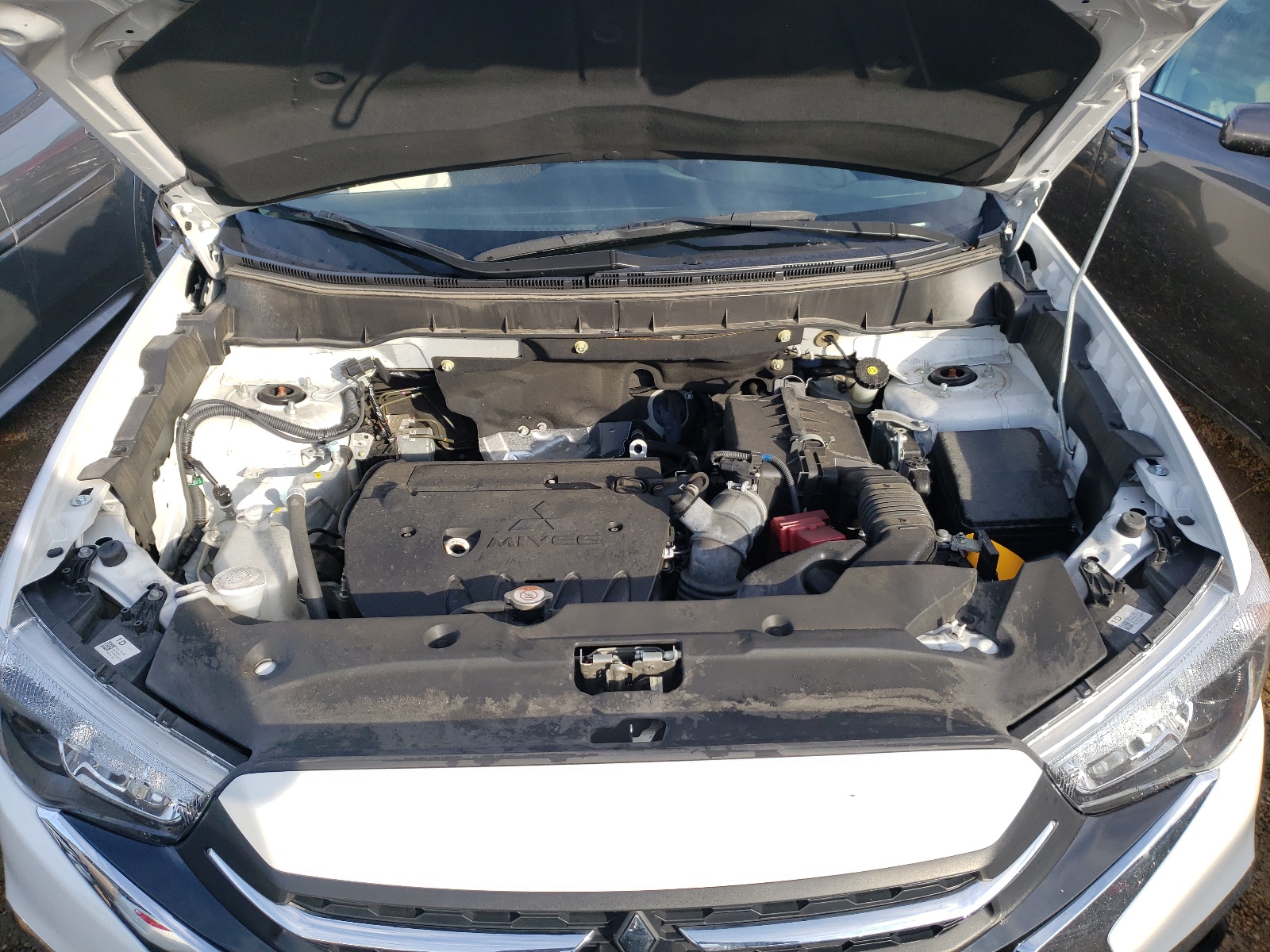 Photo 7 from auction – 2019 MITSUBISHI OUTLANDER with VIN JA4AP4AU2KU031345