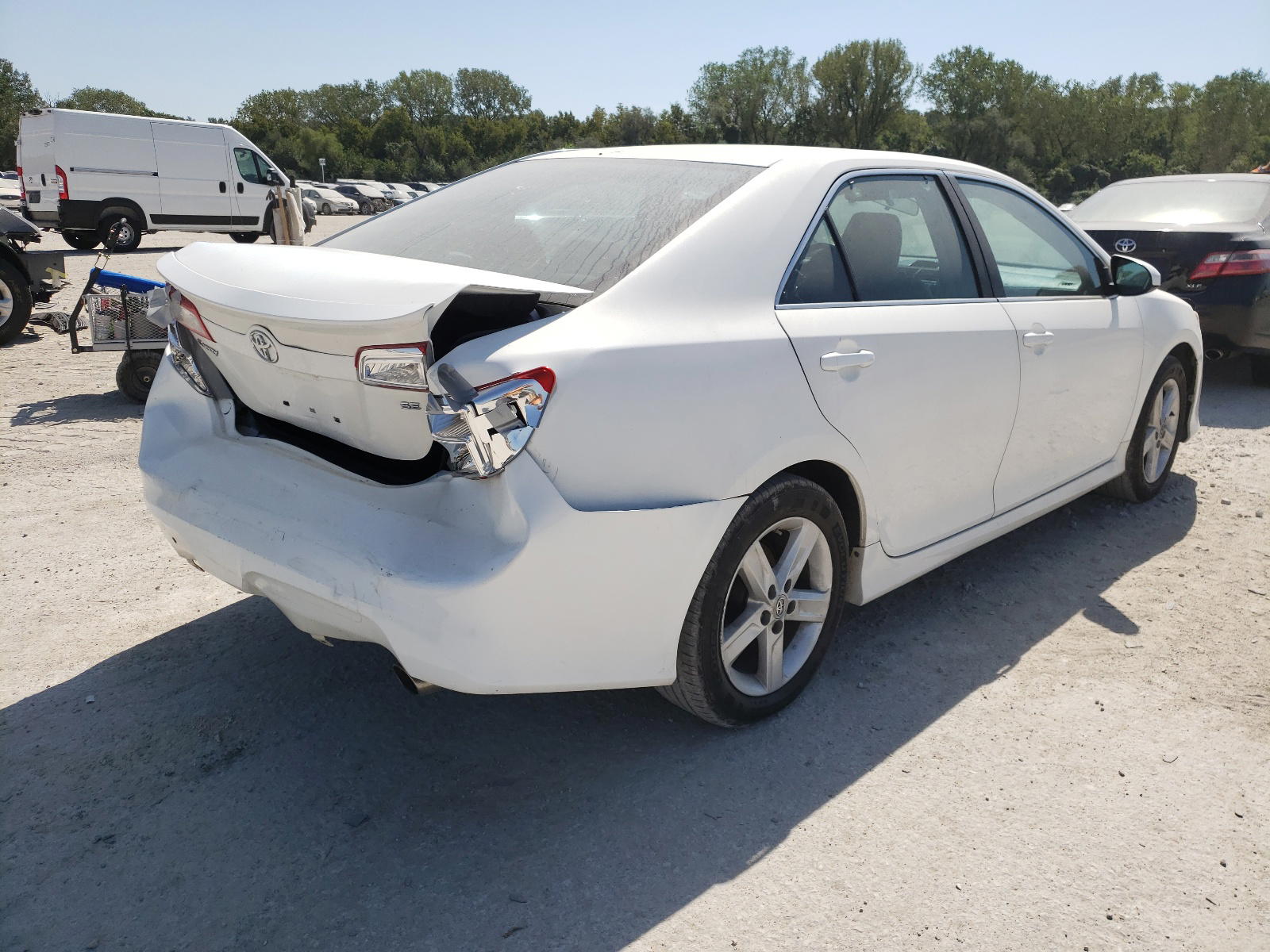 Photo 4 from auction – 2012 TOYOTA CAMRY BASE with VIN 4T1BF1FK5CU561471