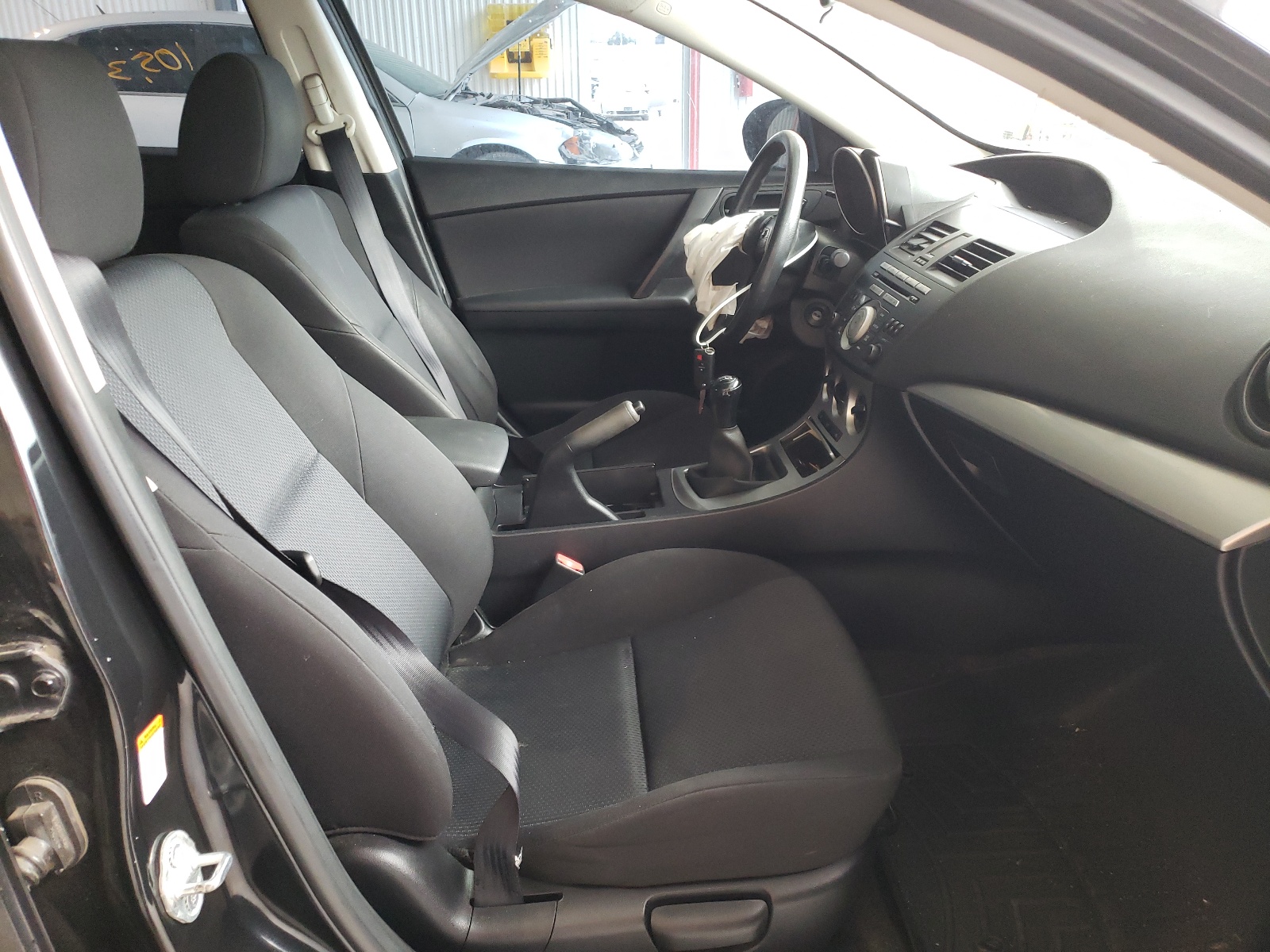 Photo 5 from auction – 2010 MAZDA 3 I with VIN JM1BL1SF6A1266979