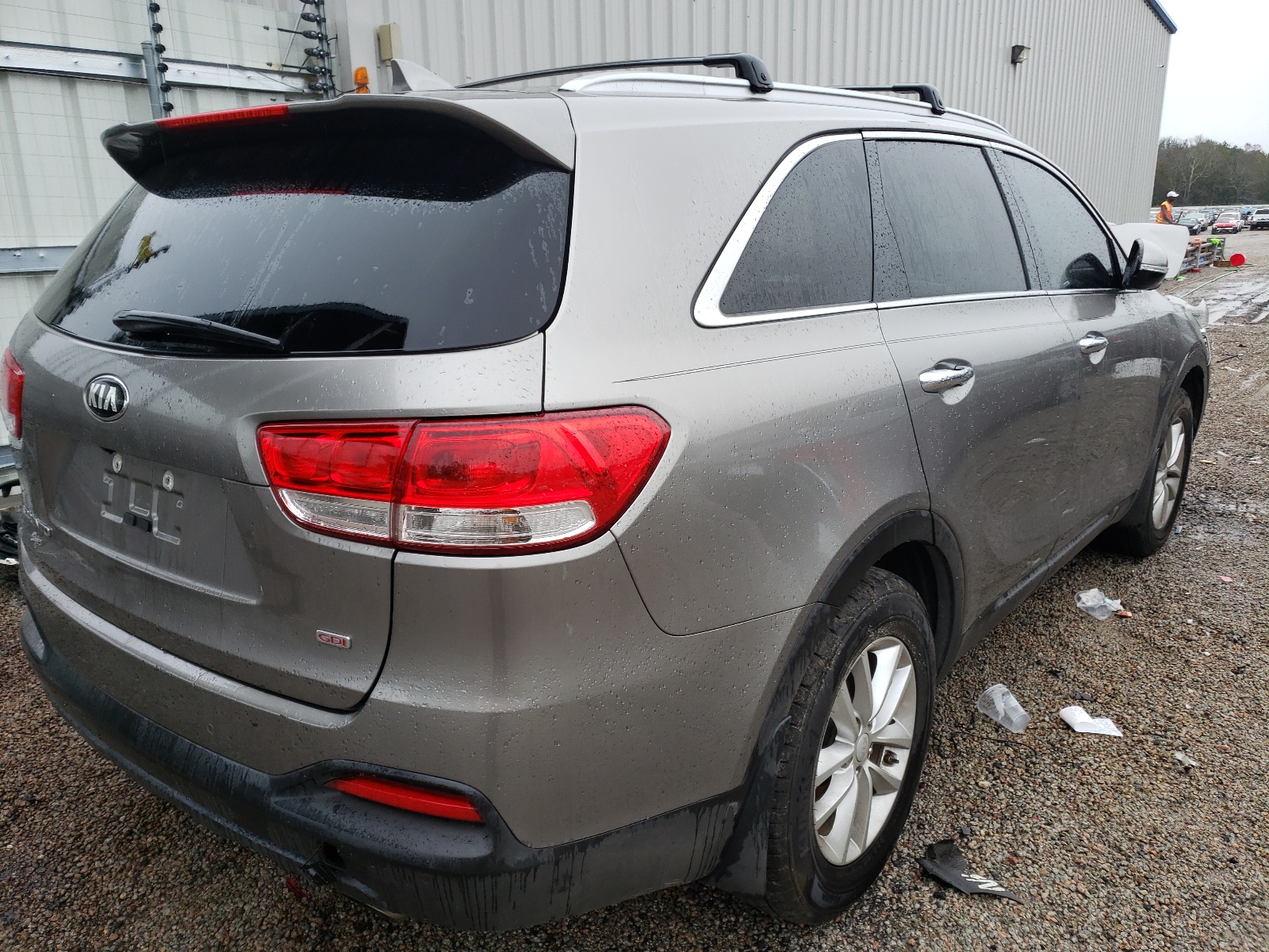 Photo 4 from auction – 2017 KIA SORENTO LX with VIN 5XYPG4A30HG239371