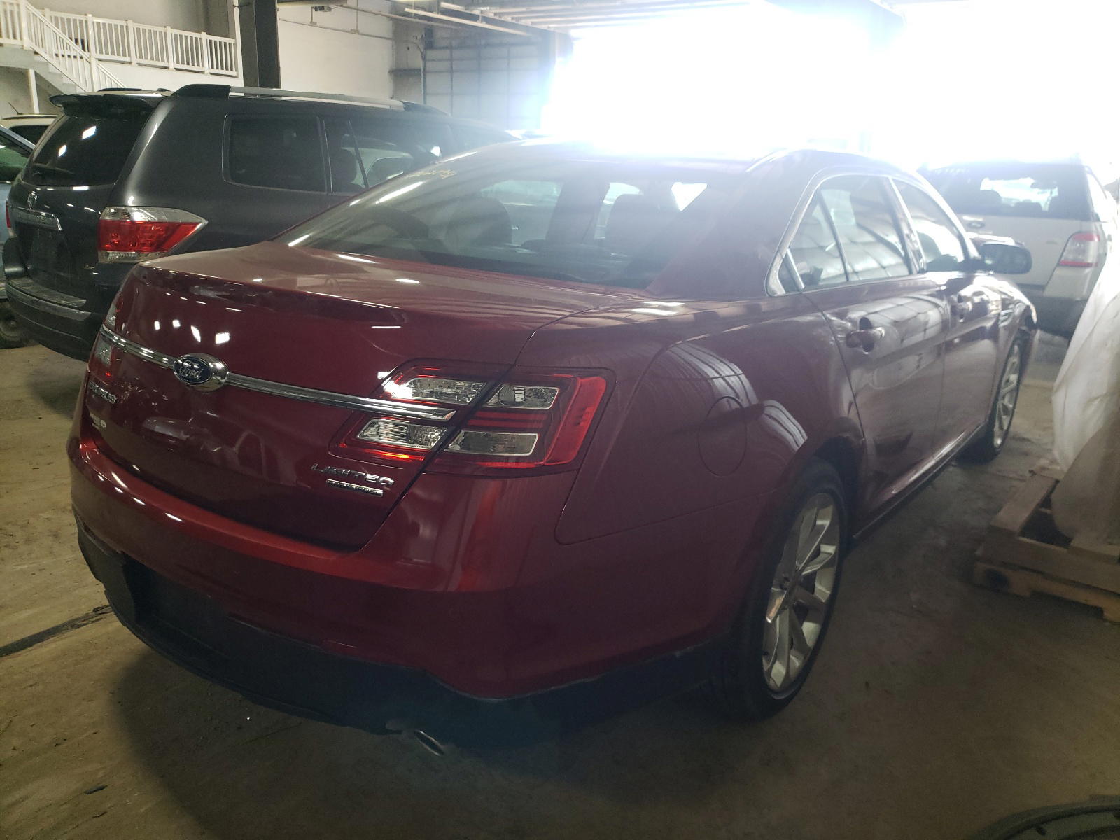 Photo 4 from auction – 2017 FORD TAURUS LIM with VIN 1FAHP2F8XHG117262