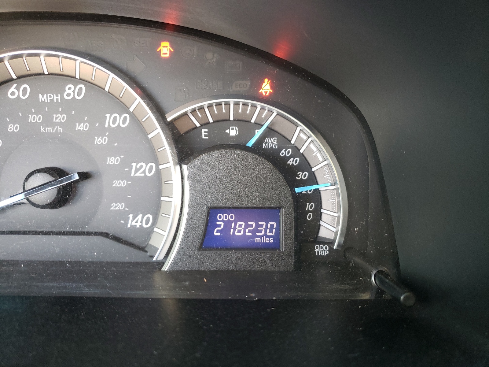 Photo 8 from auction – 2014 TOYOTA CAMRY SE with VIN 4T1BK1FK7EU024857