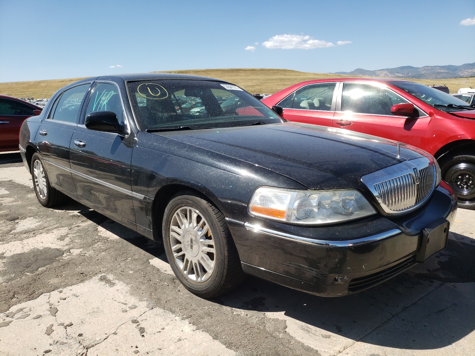 LINCOLN TOWN CAR S 2008 with VIN 2LNHM82V18X649734 - Photo from auction